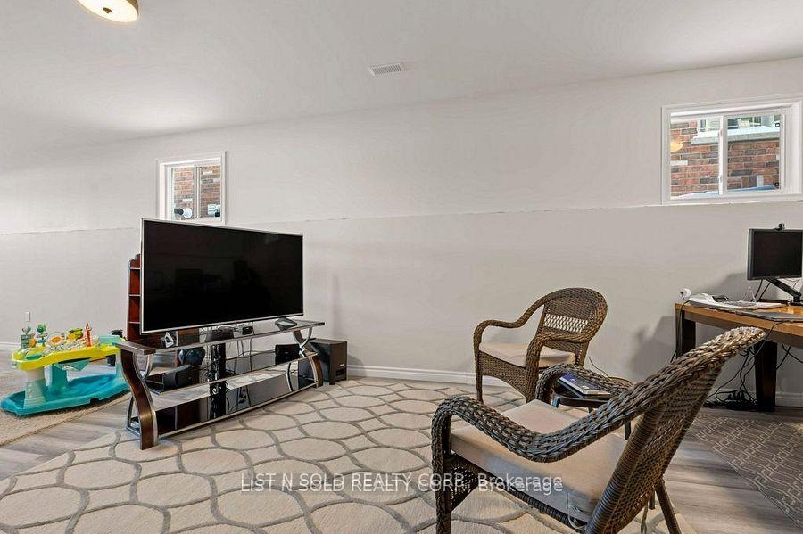 Photo 25 of 892 Roshan Drive, Kingston, City Northwest — HOMEH