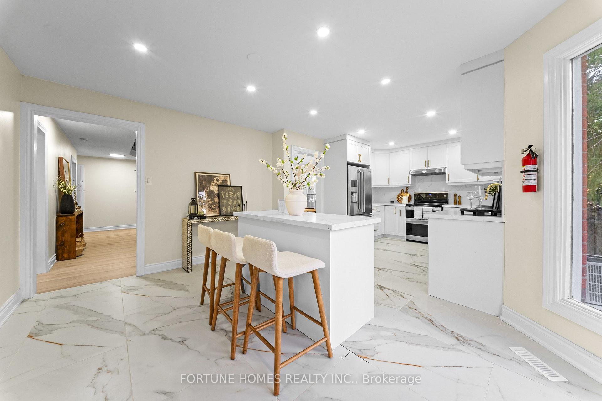 Photo 13 of 1 Ortona Drive, Brampton, Fletcher's Creek South — HOMEH
