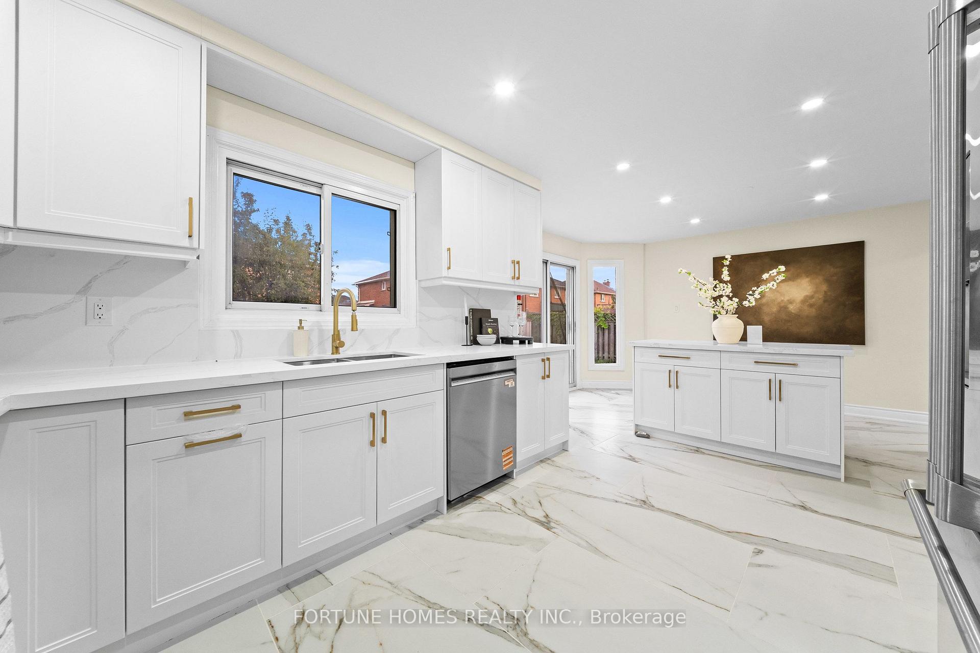 Photo 16 of 1 Ortona Drive, Brampton, Fletcher's Creek South — HOMEH