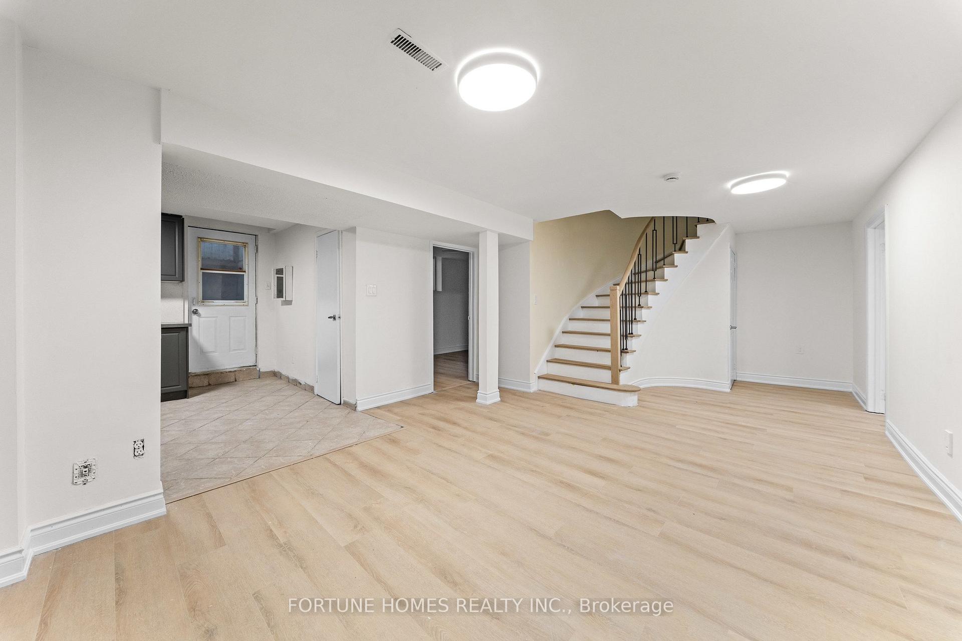 Photo 31 of 1 Ortona Drive, Brampton, Fletcher's Creek South — HOMEH