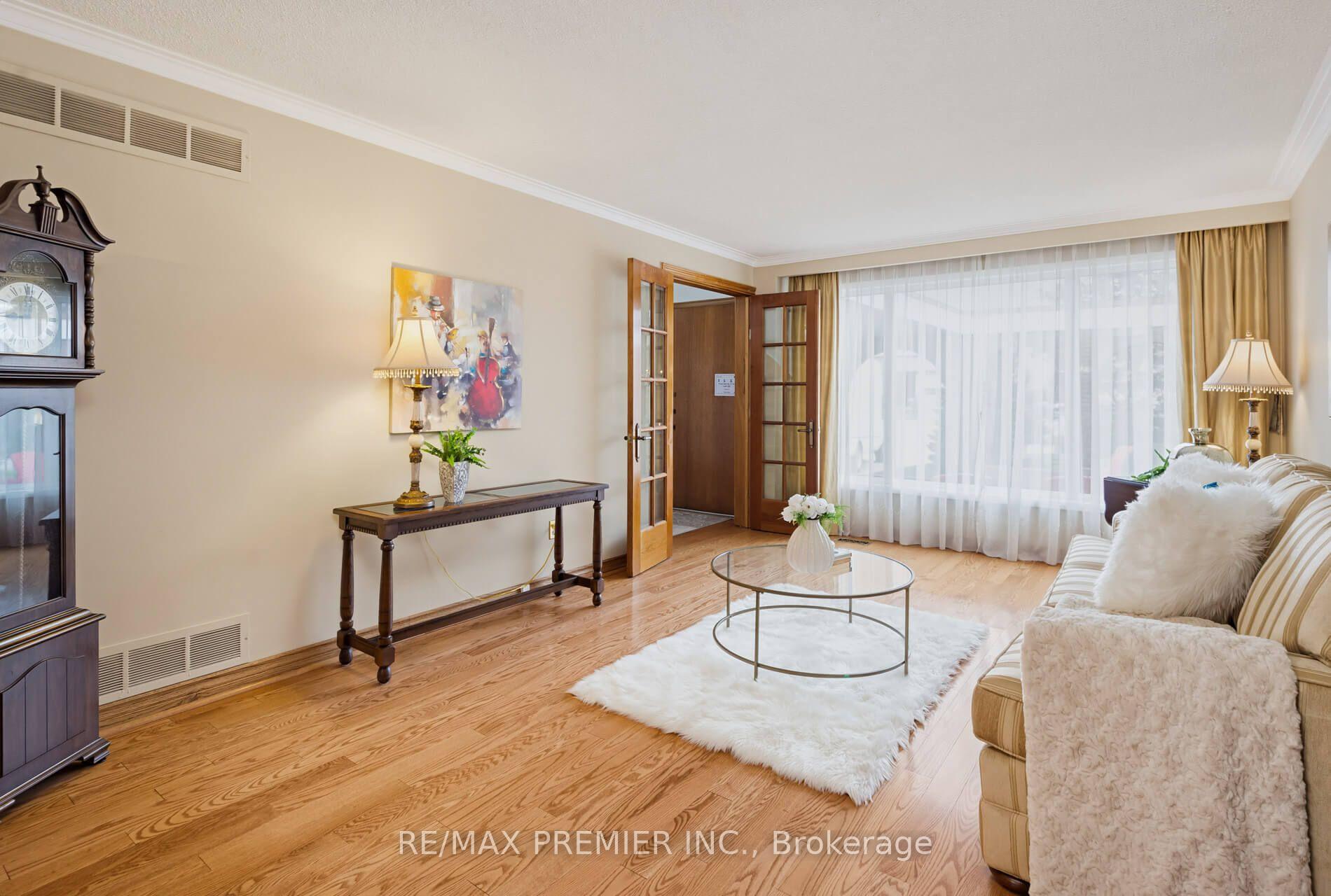 Photo 7 of 33 Houston Road, Vaughan, West Woodbridge — HOMEH