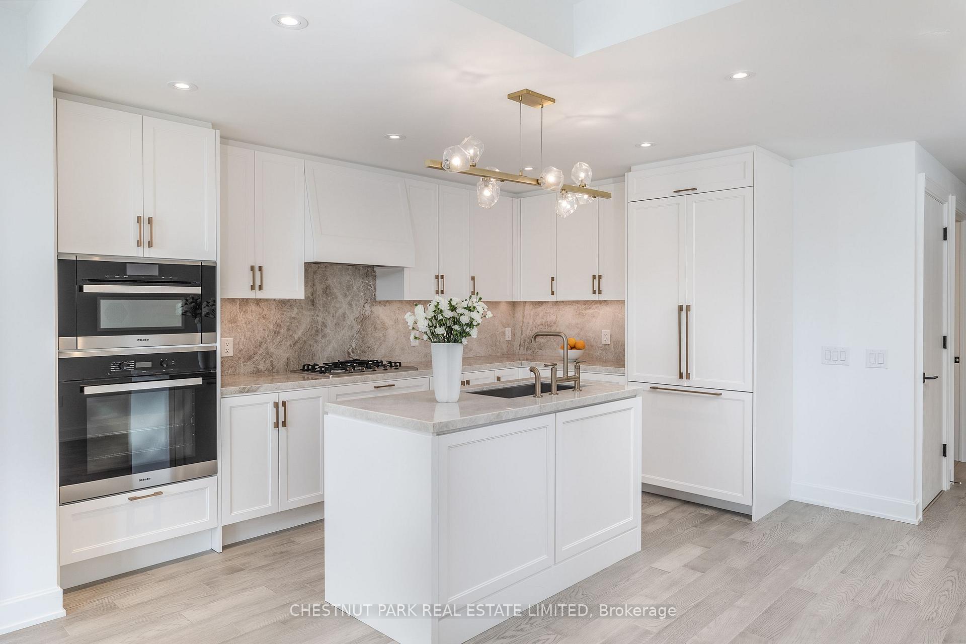 Photo 3 of Unit 513, 1 Strathgowan Avenue, Toronto, Lawrence Park South — HOMEH