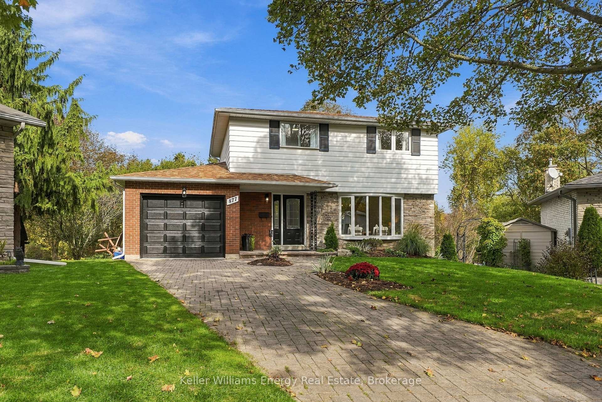 Photo 3 of 877 Capri Court, Oshawa, Donevan — HOMEH