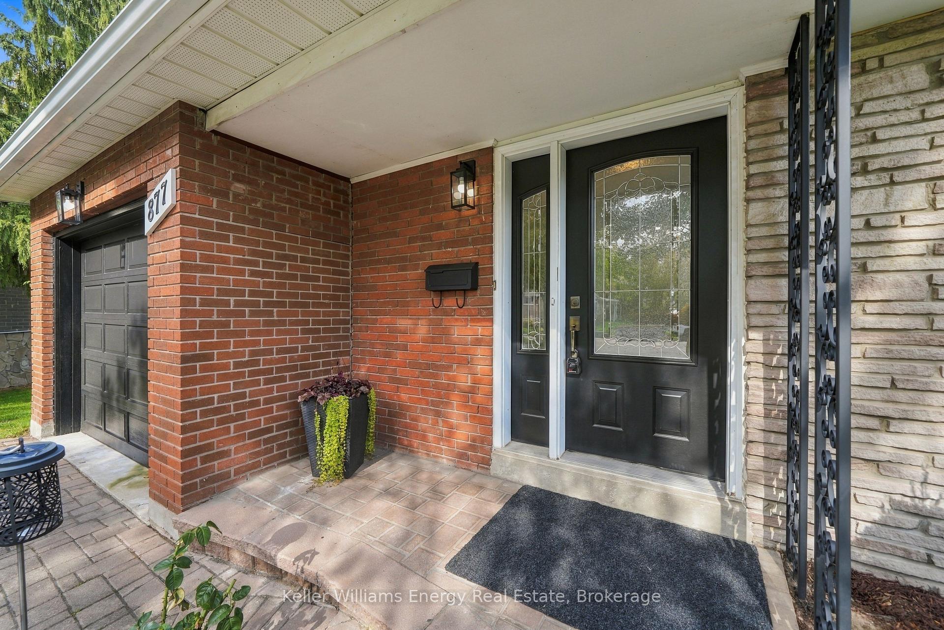 Photo 6 of 877 Capri Court, Oshawa, Donevan — HOMEH