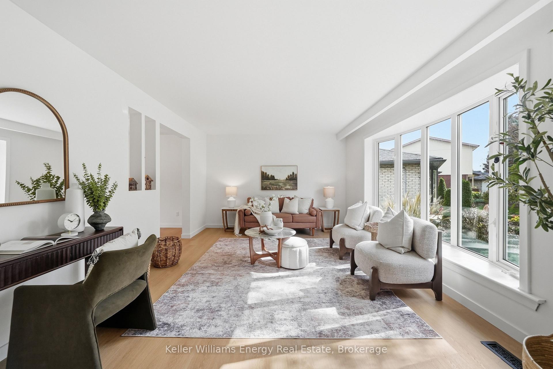 Photo 9 of 877 Capri Court, Oshawa, Donevan — HOMEH