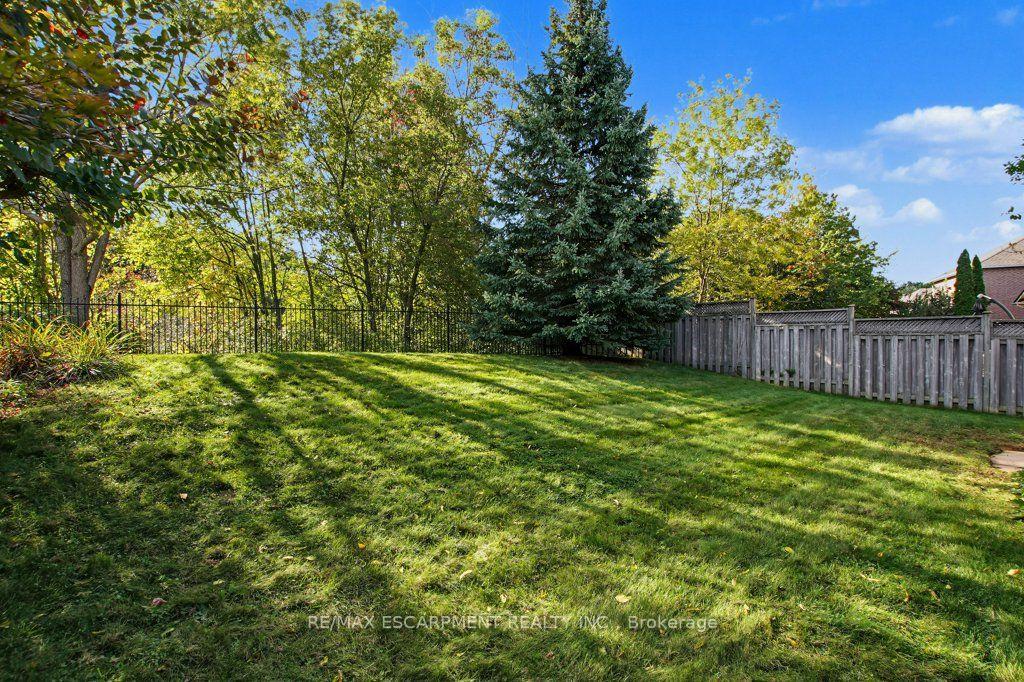 Photo 10 of 172 Valmont Abbey, Hamilton, Ancaster — HOMEH