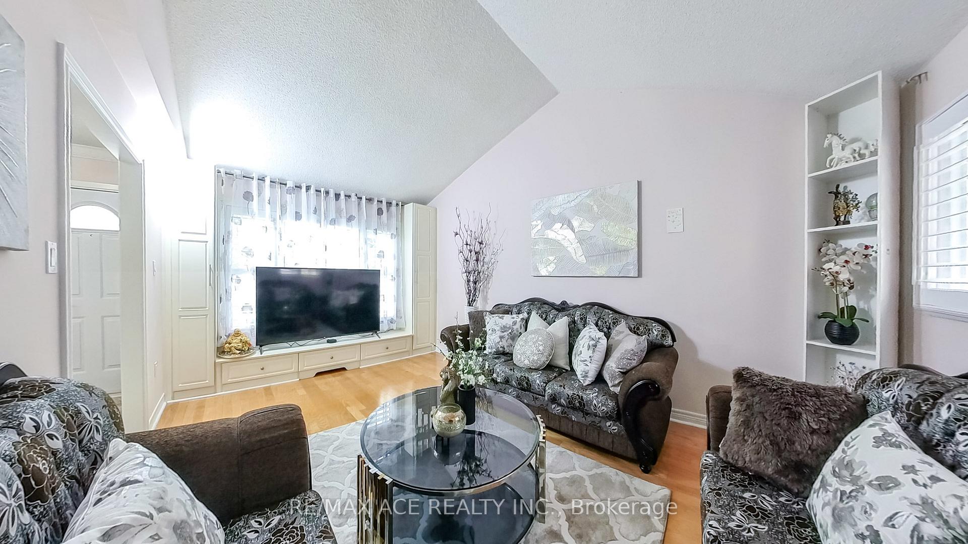 Photo 4 of 15 Brennan Road, Ajax, Central West — HOMEH
