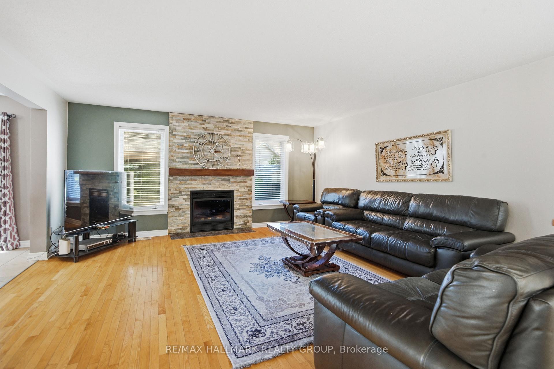 Photo 13 of 800 Long Point Circle, Ottawa, Blossom Park/Kemp Park/Findlay Creek — HOMEH