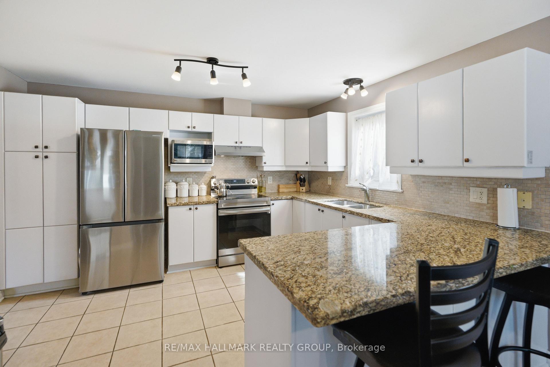 Photo 20 of 800 Long Point Circle, Ottawa, Blossom Park/Kemp Park/Findlay Creek — HOMEH