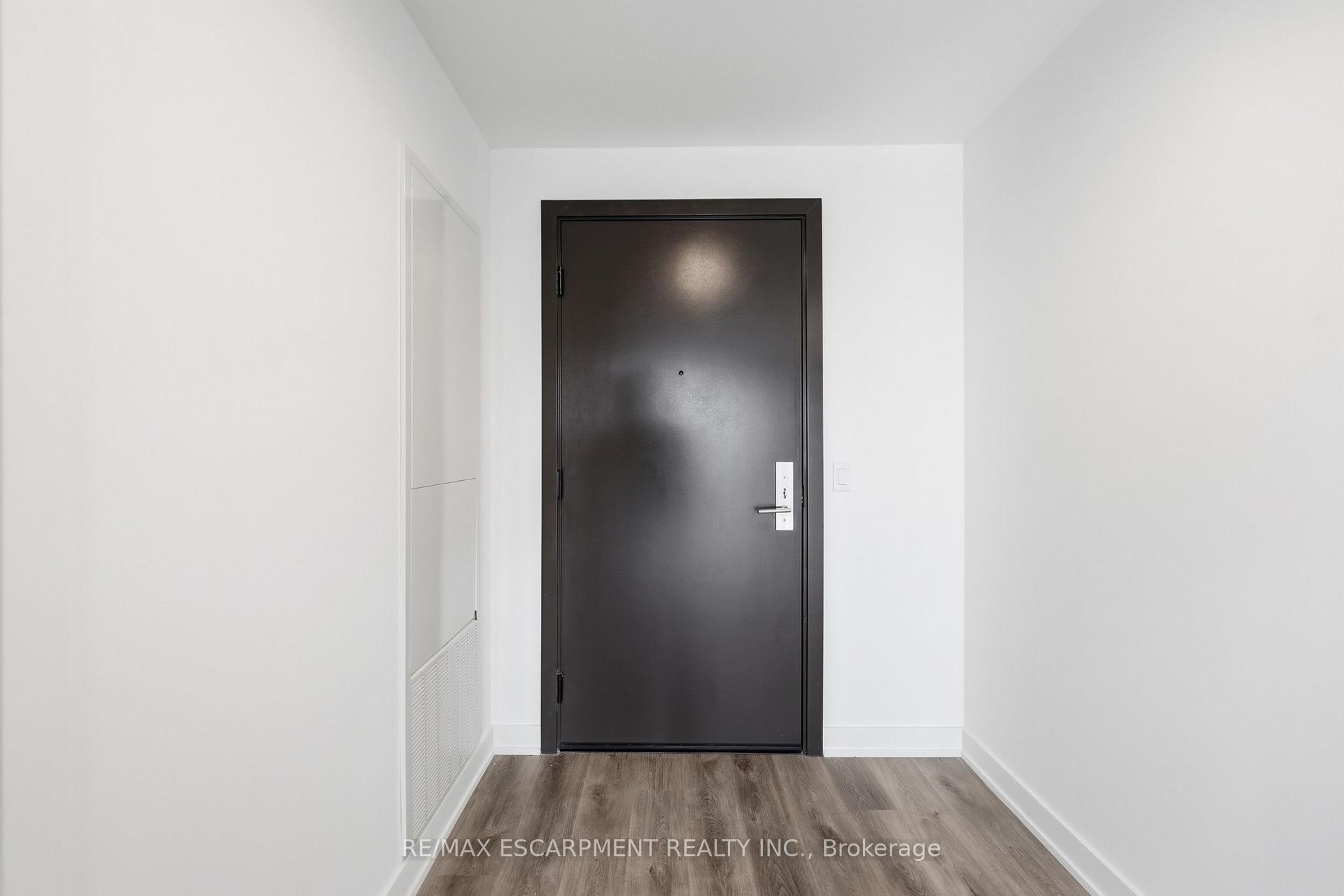 Photo 3 of Unit 606, 91 John Street N, Hamilton, Beasley — HOMEH