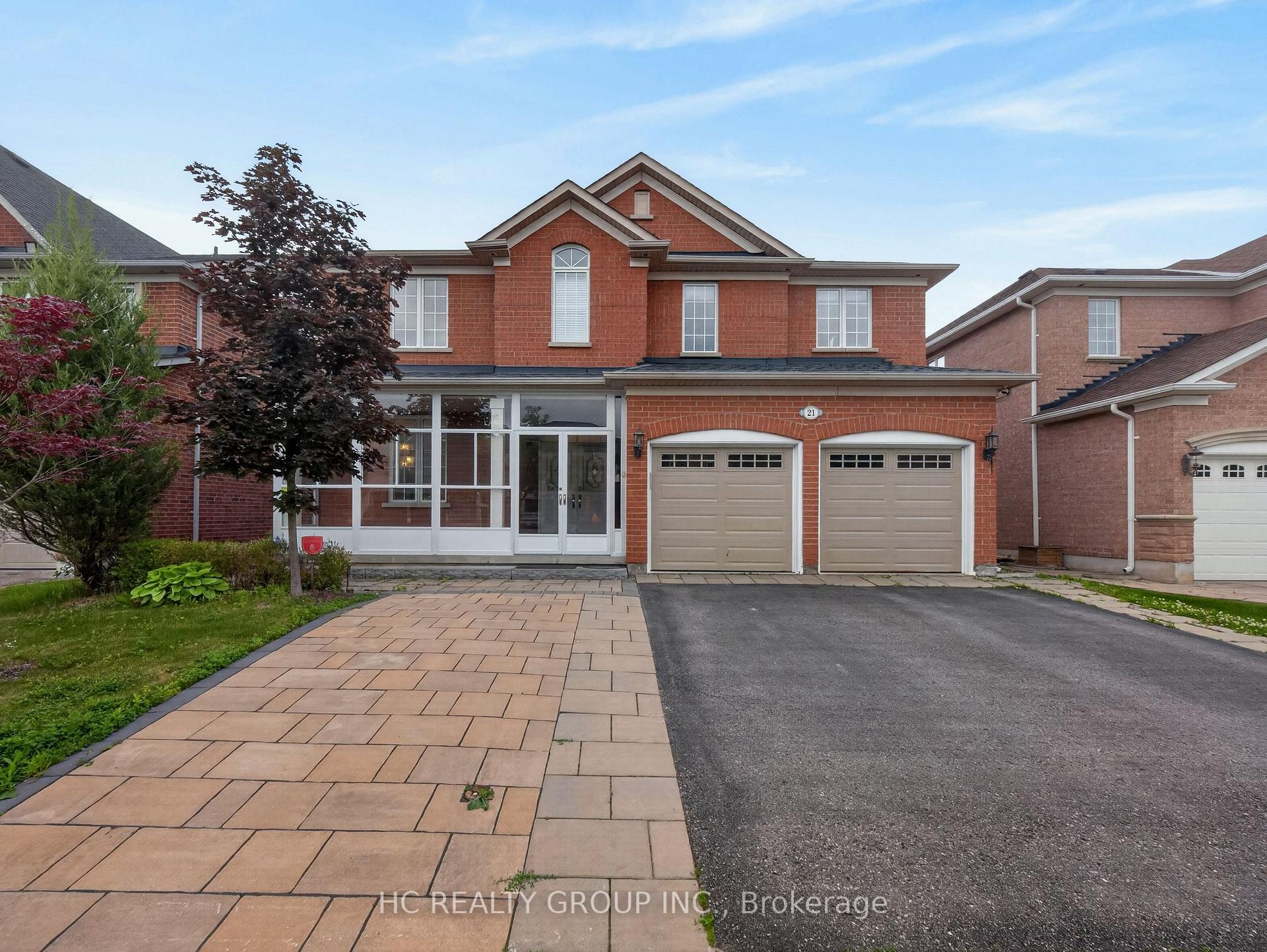 Photo 1 of 21 Wolf Trail Crescent, Richmond Hill, Jefferson — HOMEH