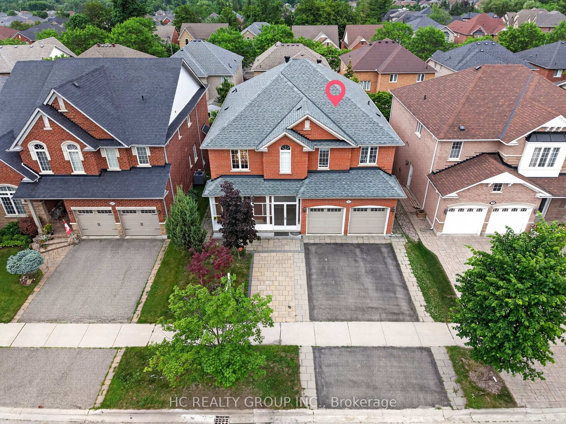 Photo 2 of 21 Wolf Trail Crescent, Richmond Hill, Jefferson — HOMEH