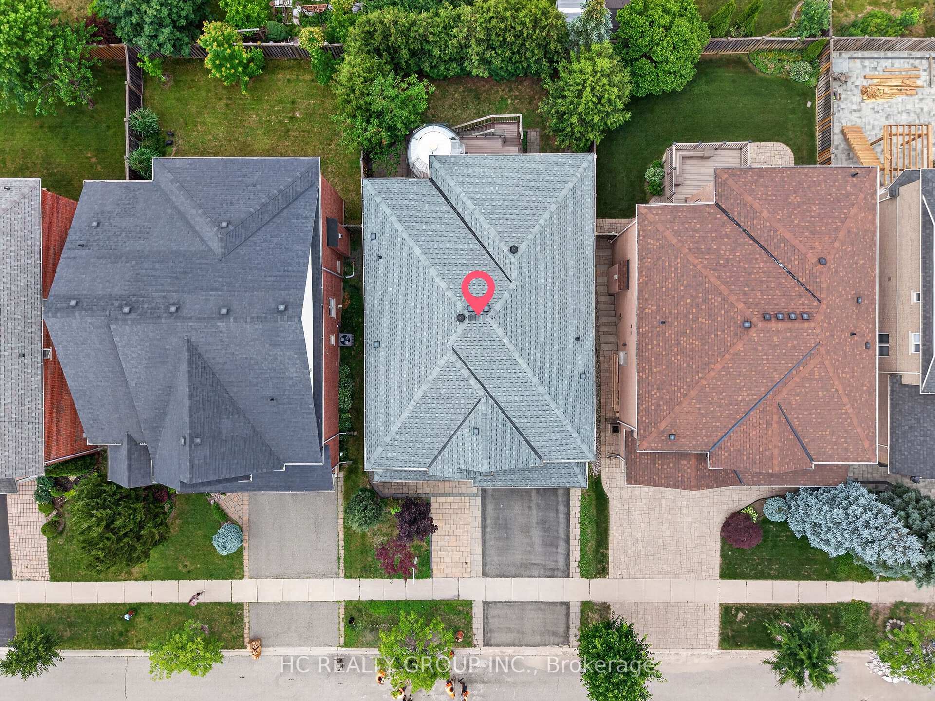 Photo 3 of 21 Wolf Trail Crescent, Richmond Hill, Jefferson — HOMEH