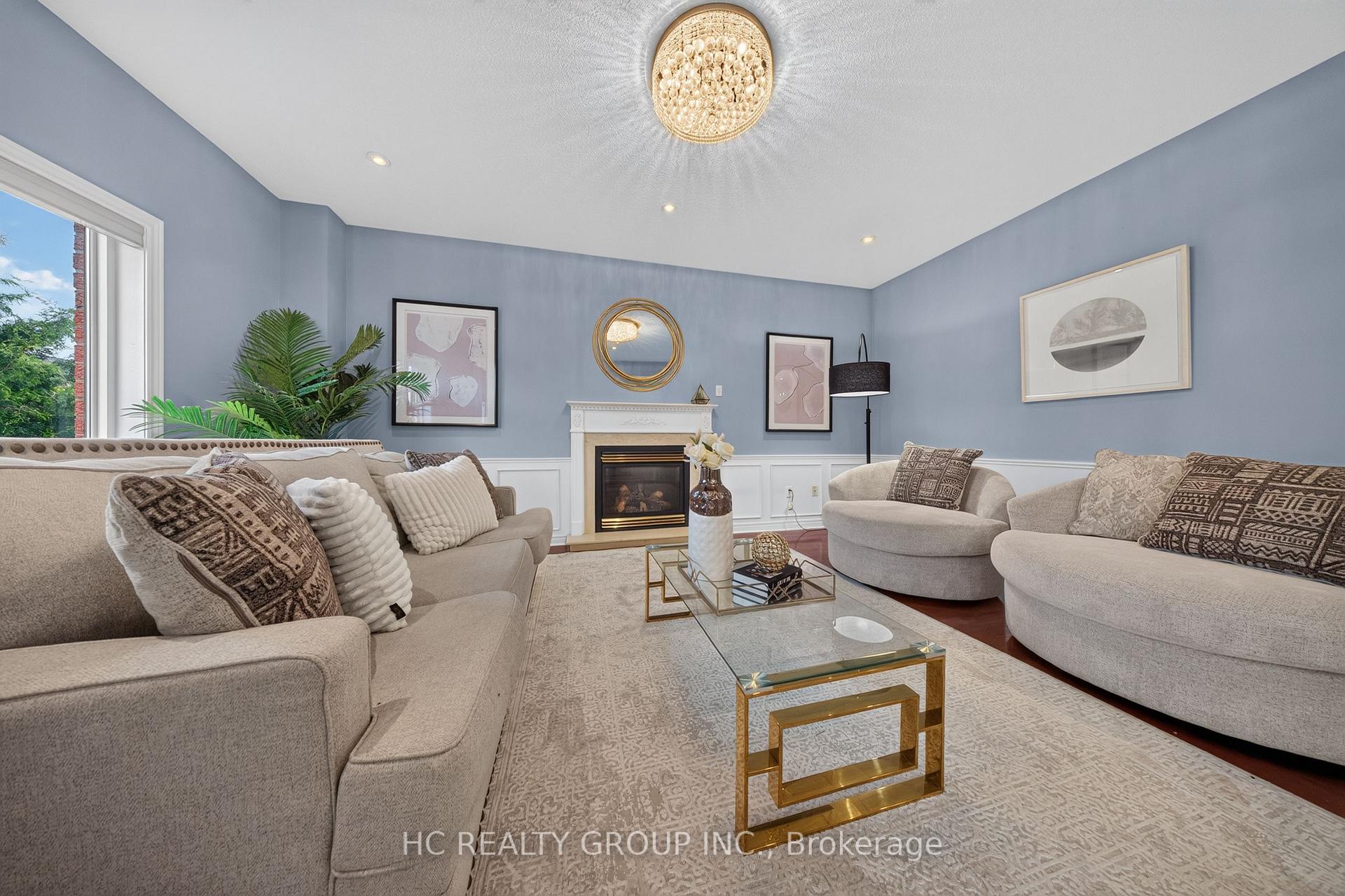 Photo 16 of 21 Wolf Trail Crescent, Richmond Hill, Jefferson — HOMEH