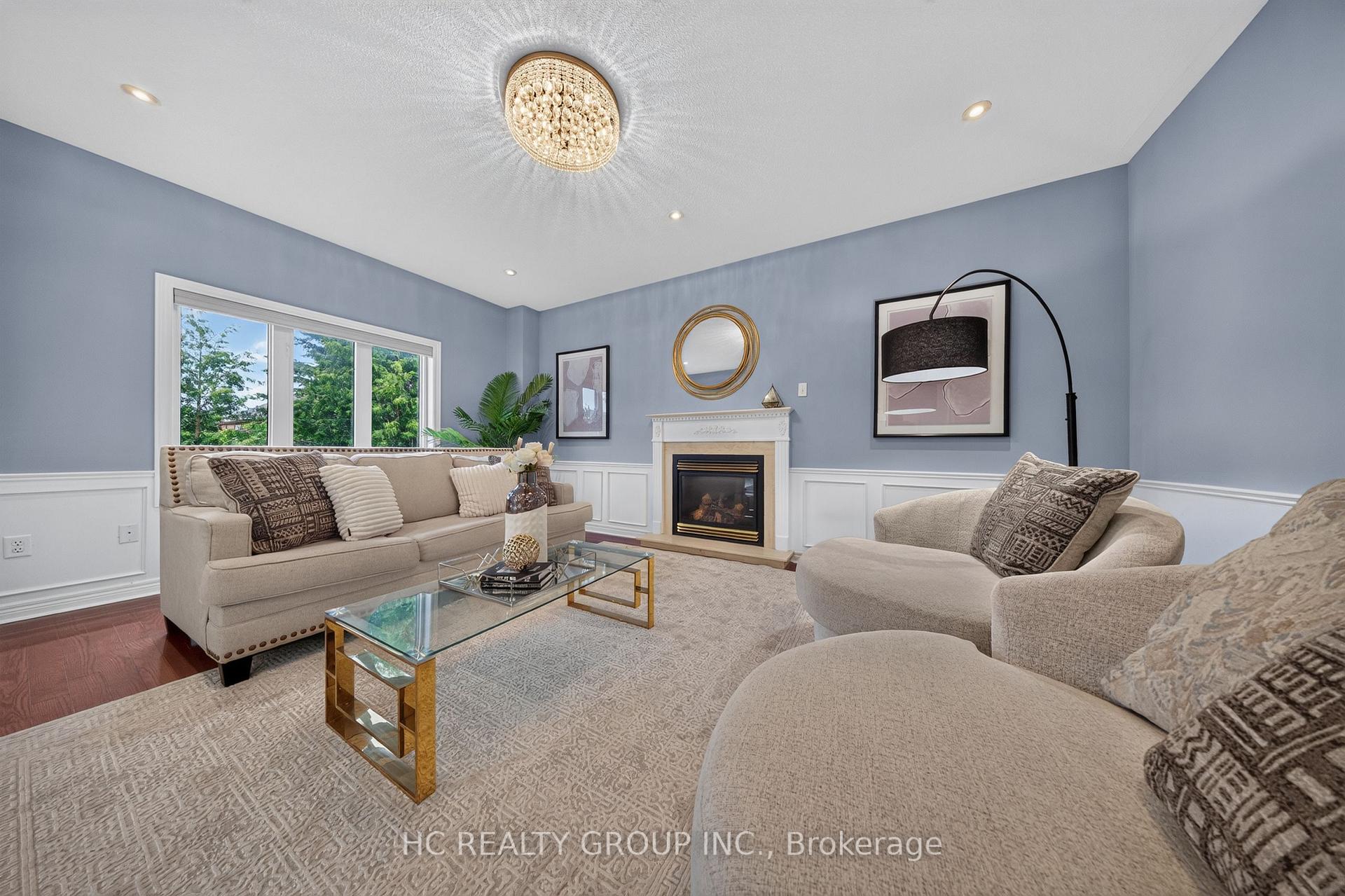 Photo 18 of 21 Wolf Trail Crescent, Richmond Hill, Jefferson — HOMEH