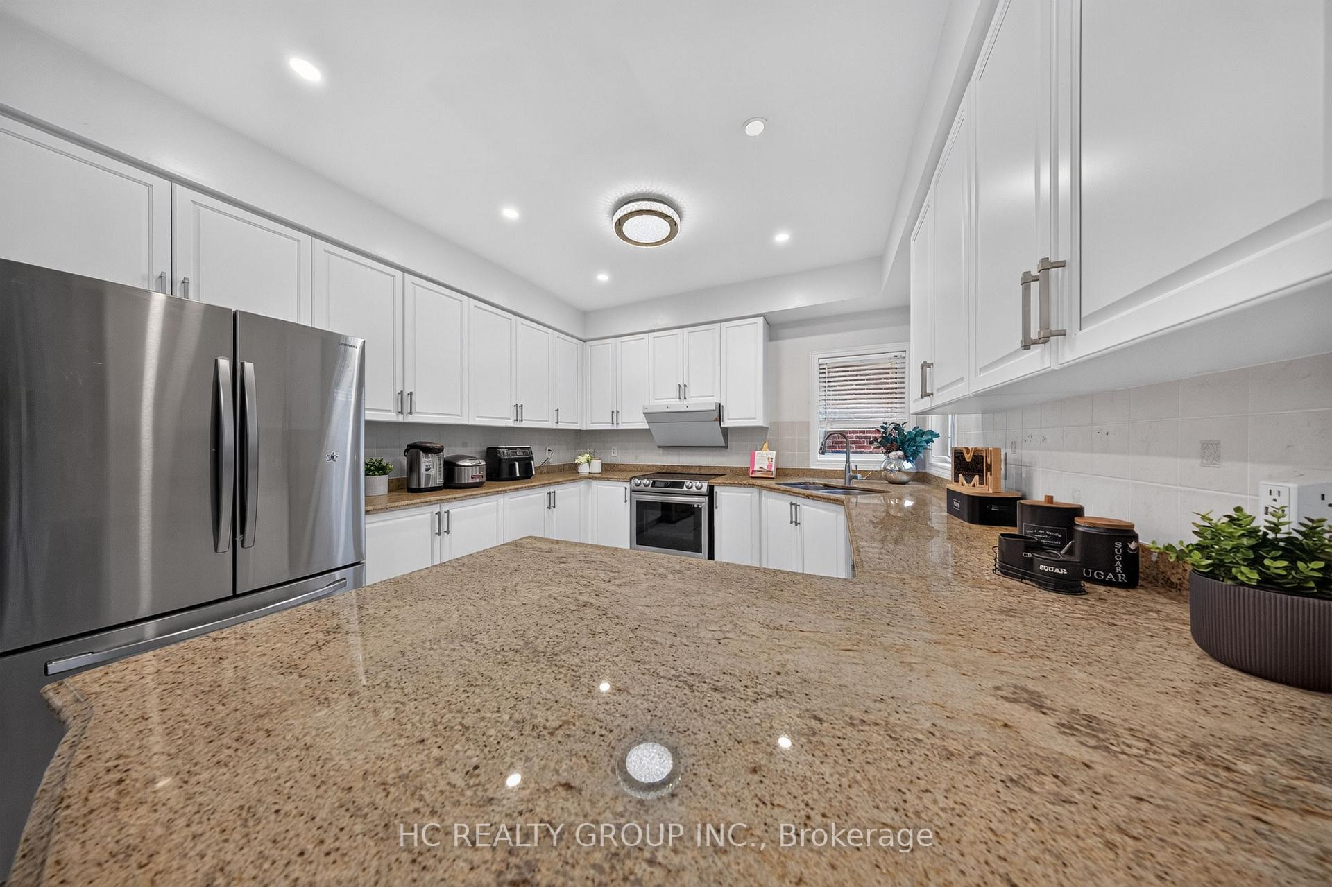 Photo 21 of 21 Wolf Trail Crescent, Richmond Hill, Jefferson — HOMEH