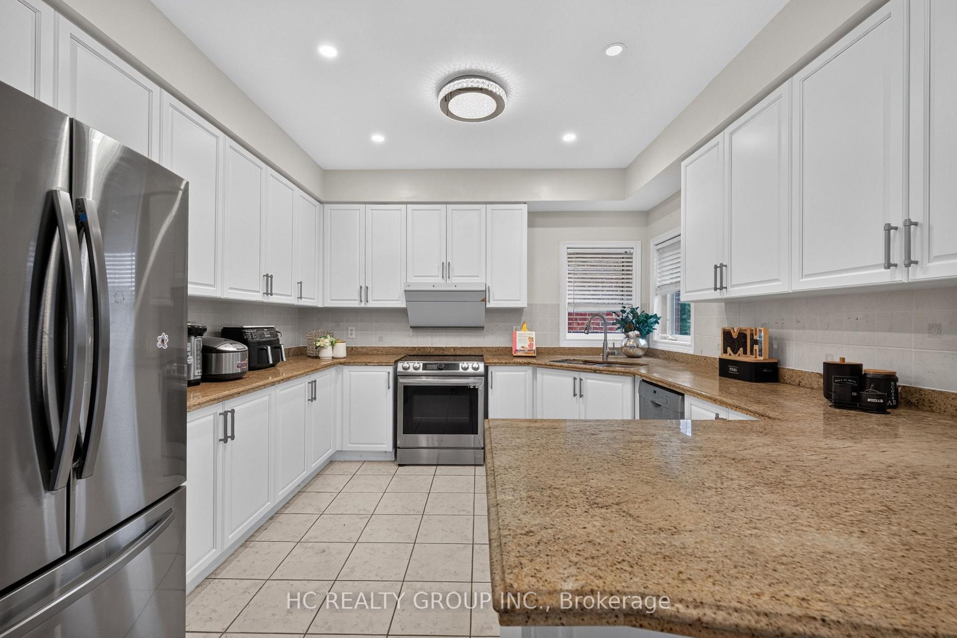 Photo 22 of 21 Wolf Trail Crescent, Richmond Hill, Jefferson — HOMEH