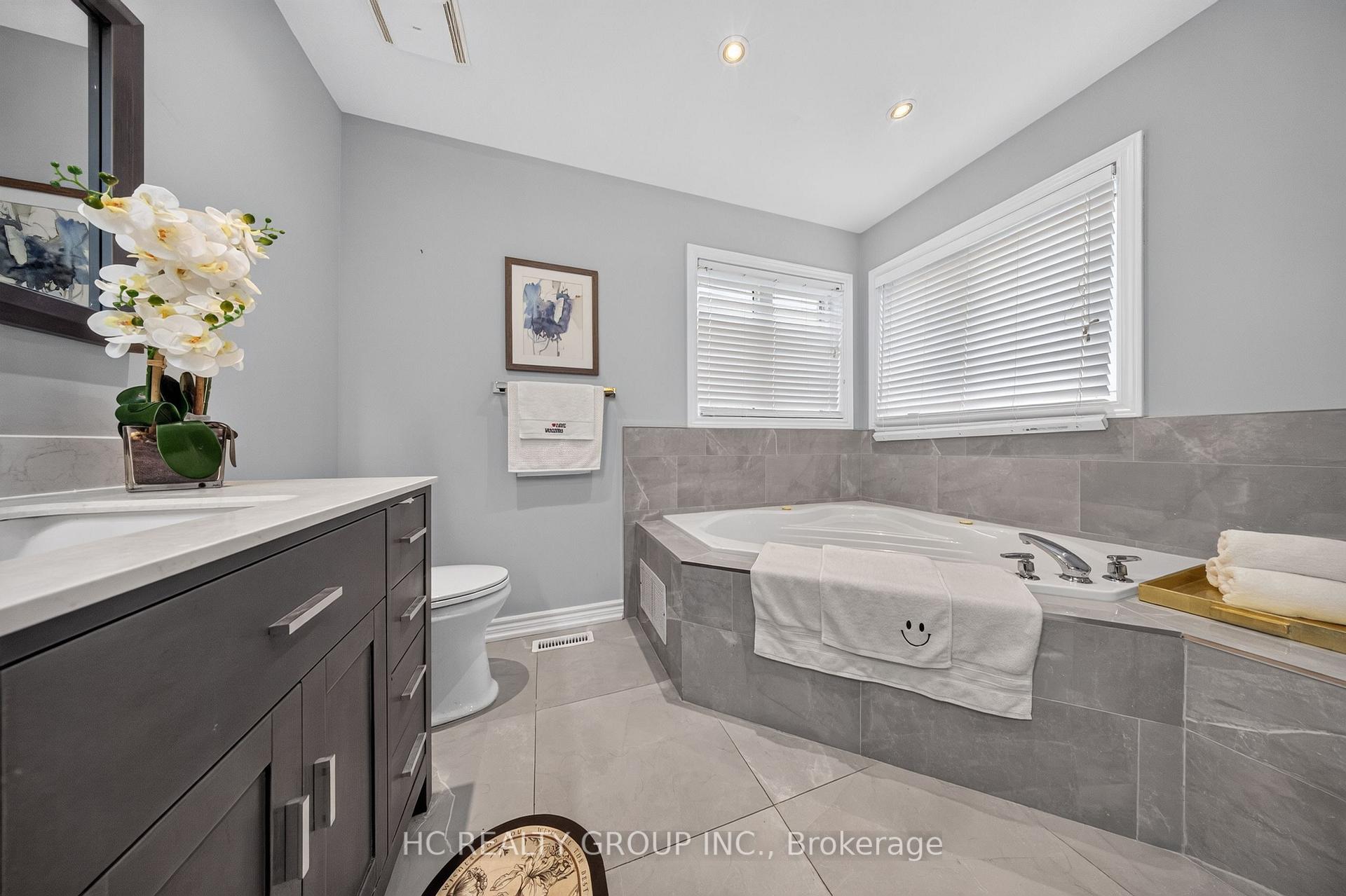 Photo 31 of 21 Wolf Trail Crescent, Richmond Hill, Jefferson — HOMEH