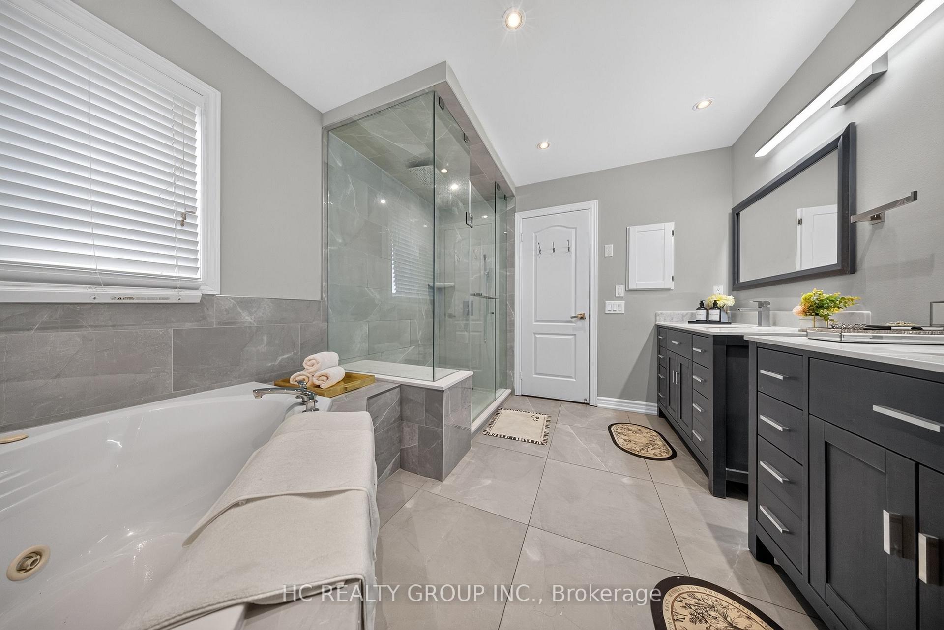 Photo 32 of 21 Wolf Trail Crescent, Richmond Hill, Jefferson — HOMEH