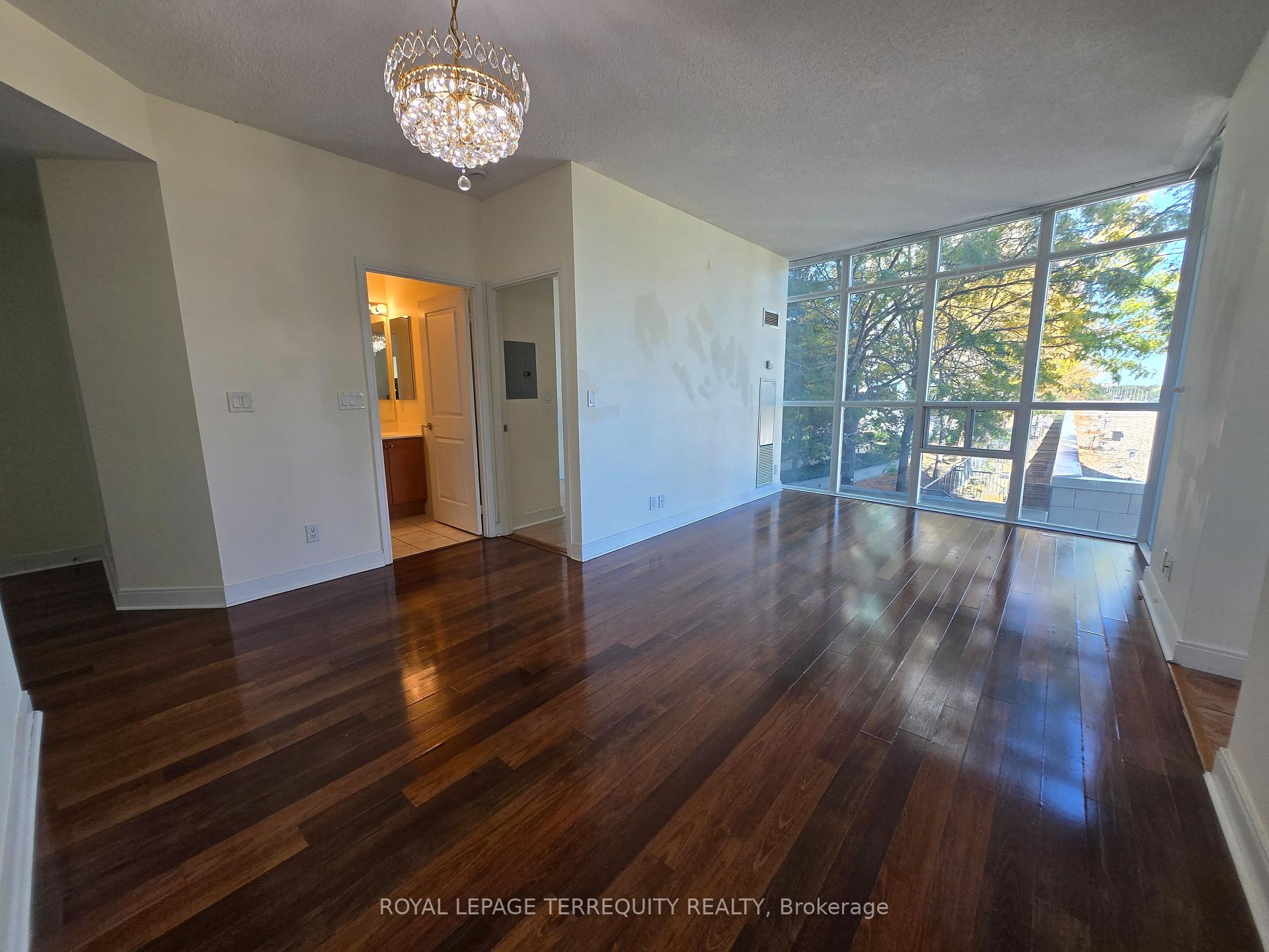 Photo 6 of Unit 403, 70 Absolute Avenue, Mississauga, City Centre — HOMEH