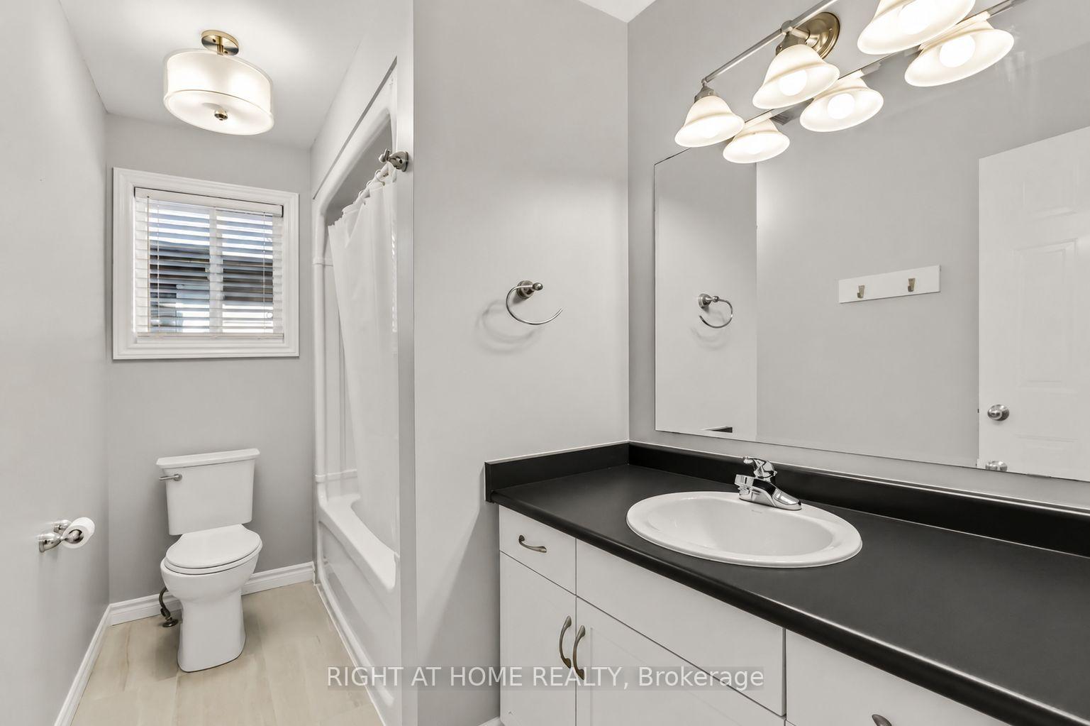 Photo 17 of 1811 Rollingacres Drive, London, North C — HOMEH
