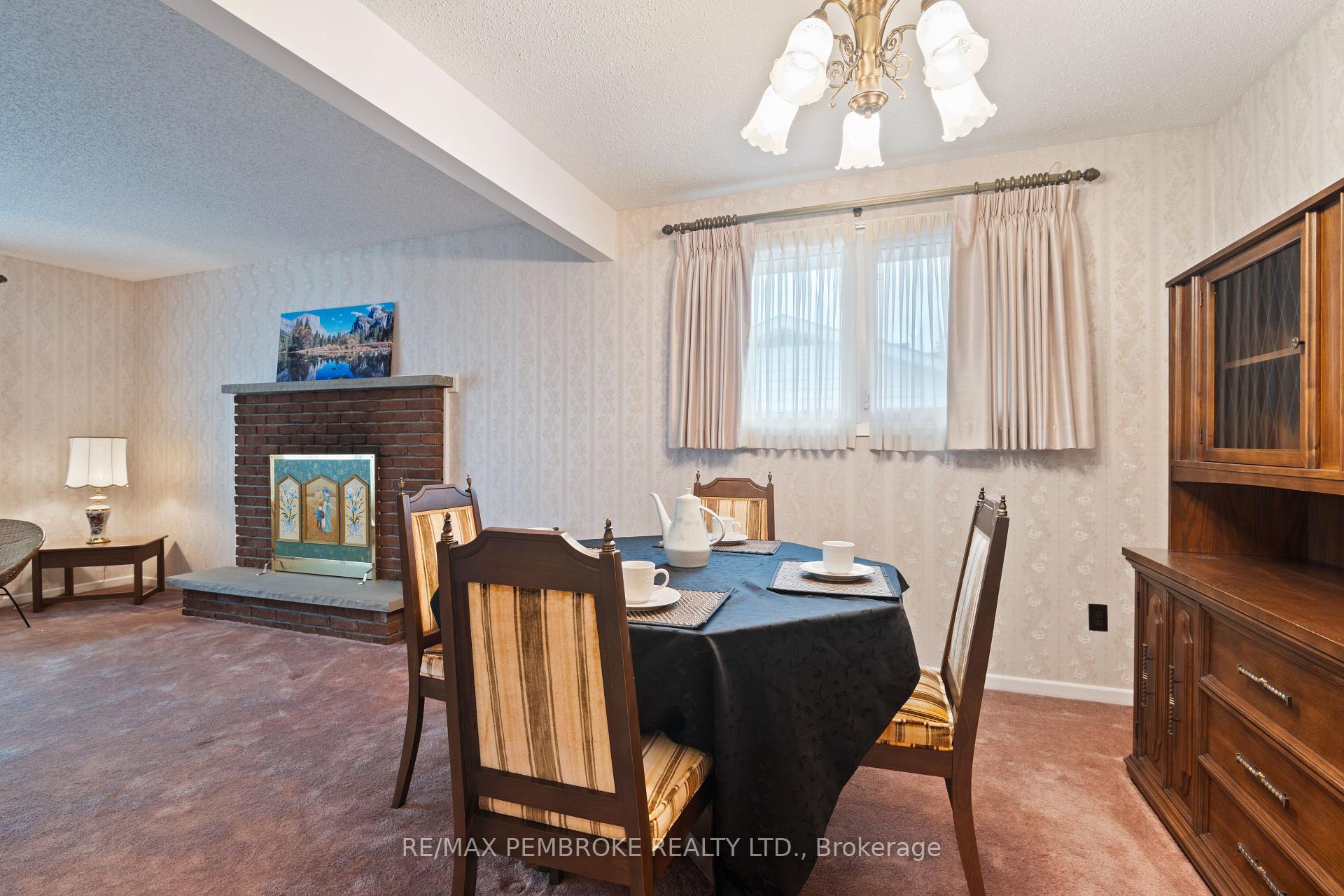 Photo 10 of 504 Wallace Street, Pembroke, Pembroke — HOMEH