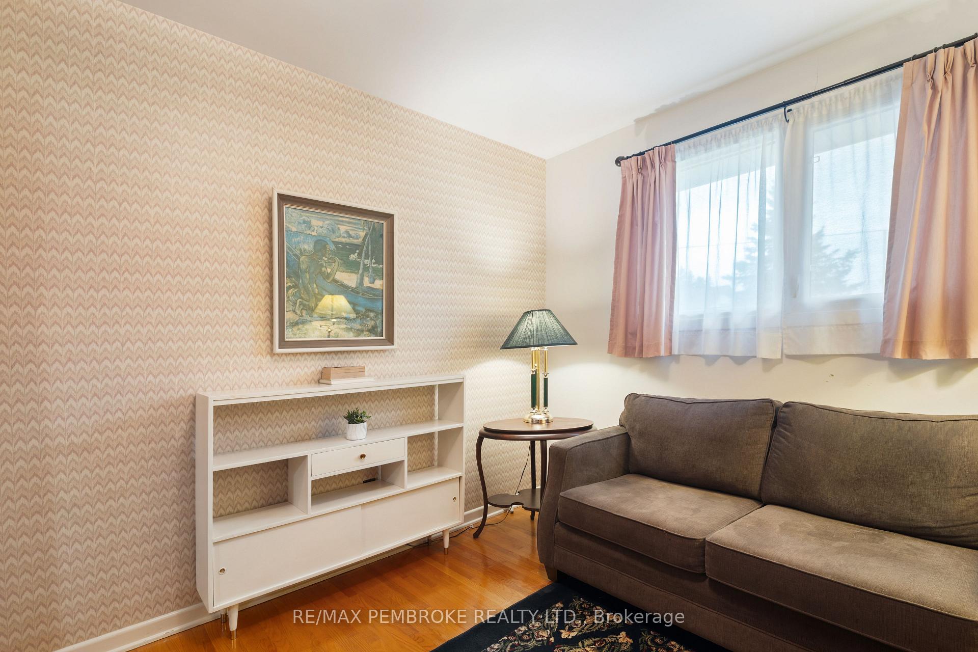 Photo 25 of 504 Wallace Street, Pembroke, Pembroke — HOMEH