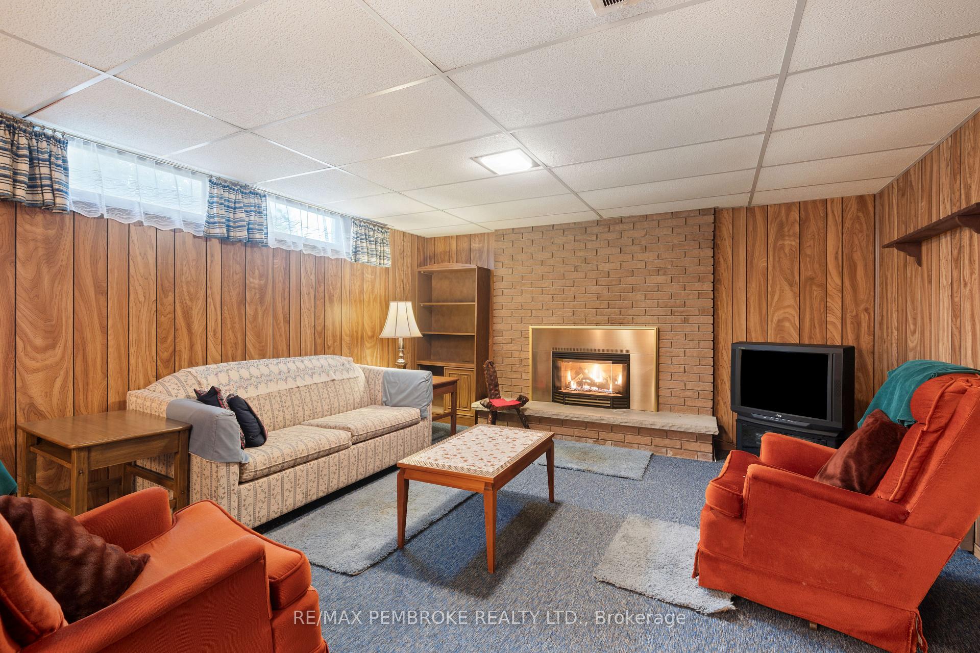 Photo 27 of 504 Wallace Street, Pembroke, Pembroke — HOMEH