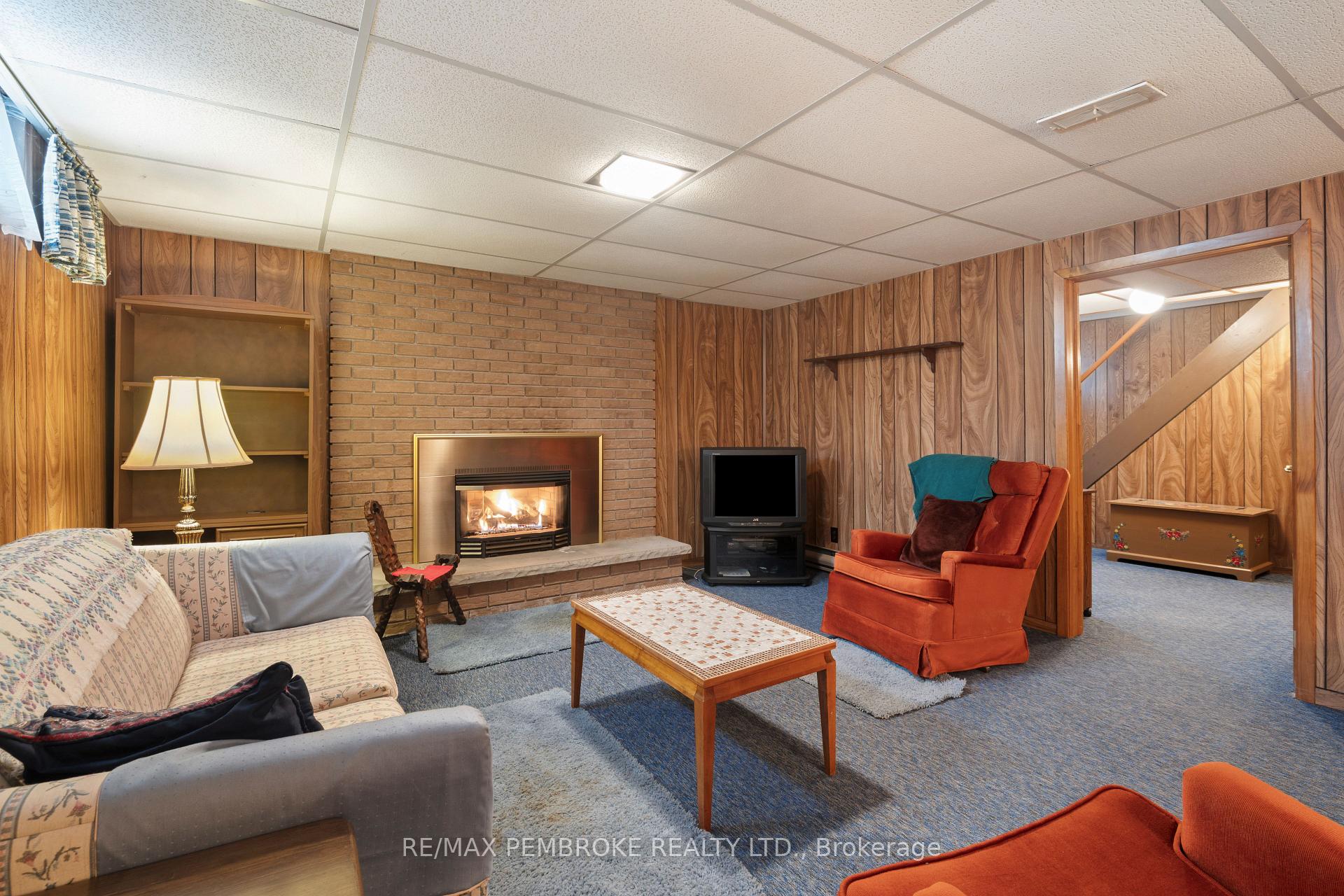 Photo 28 of 504 Wallace Street, Pembroke, Pembroke — HOMEH