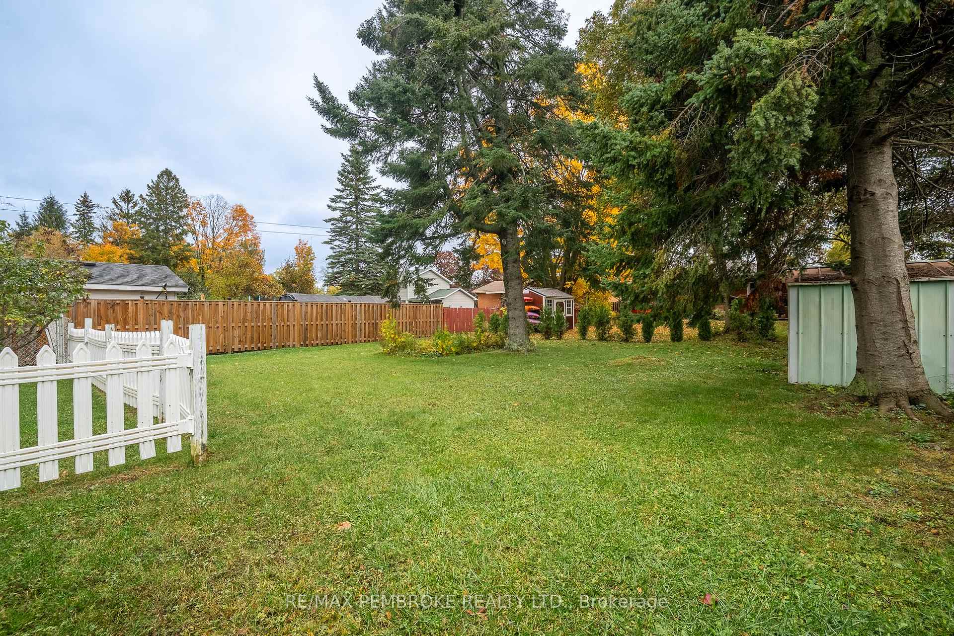Photo 36 of 504 Wallace Street, Pembroke, Pembroke — HOMEH