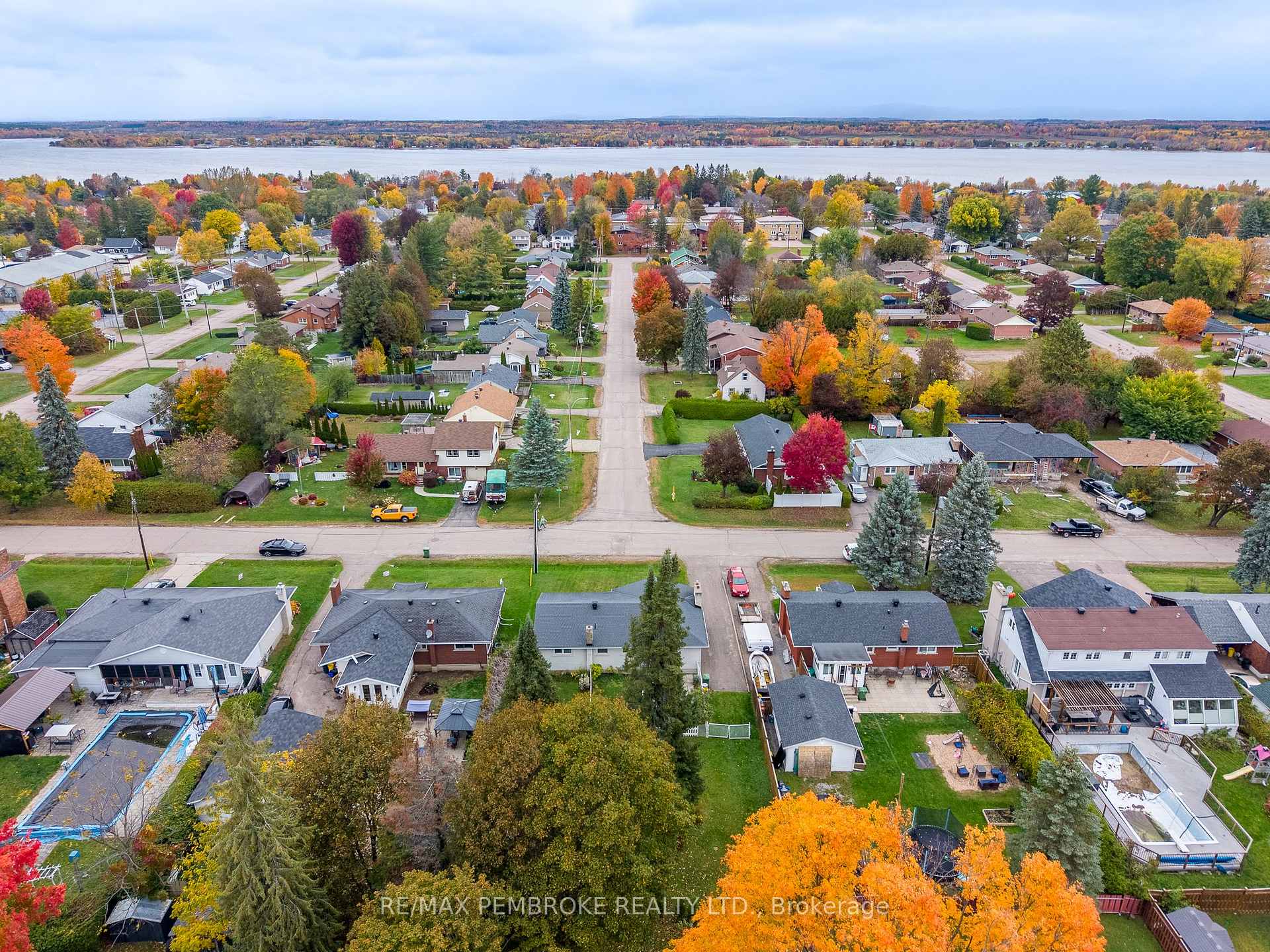 Photo 41 of 504 Wallace Street, Pembroke, Pembroke — HOMEH