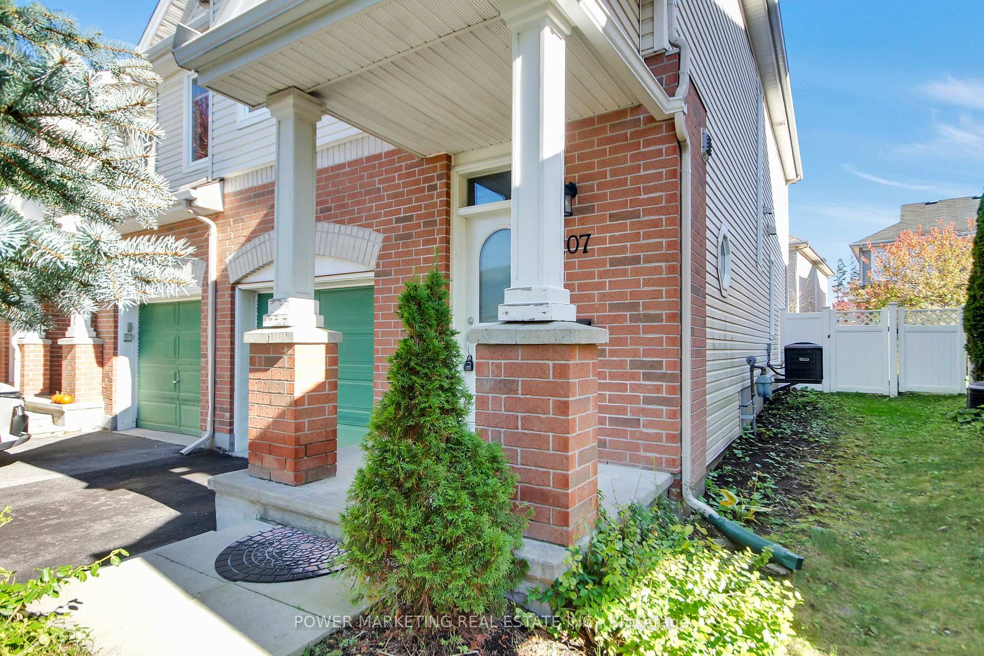 Photo 3 of 207 Hidden Meadow Avenue, Ottawa, Blossom Park/Kemp Park/Findlay Creek — HOMEH