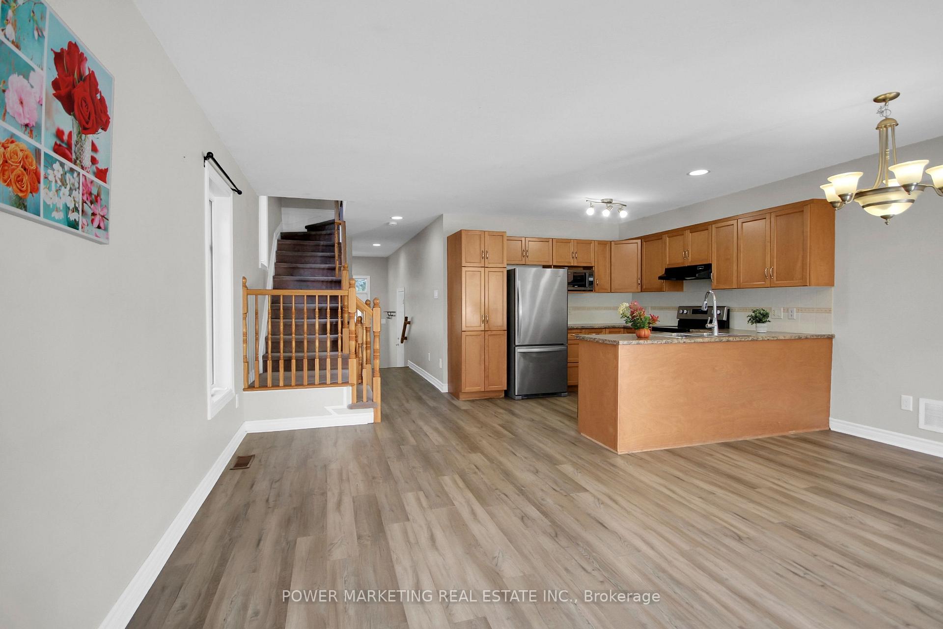 Photo 12 of 207 Hidden Meadow Avenue, Ottawa, Blossom Park/Kemp Park/Findlay Creek — HOMEH