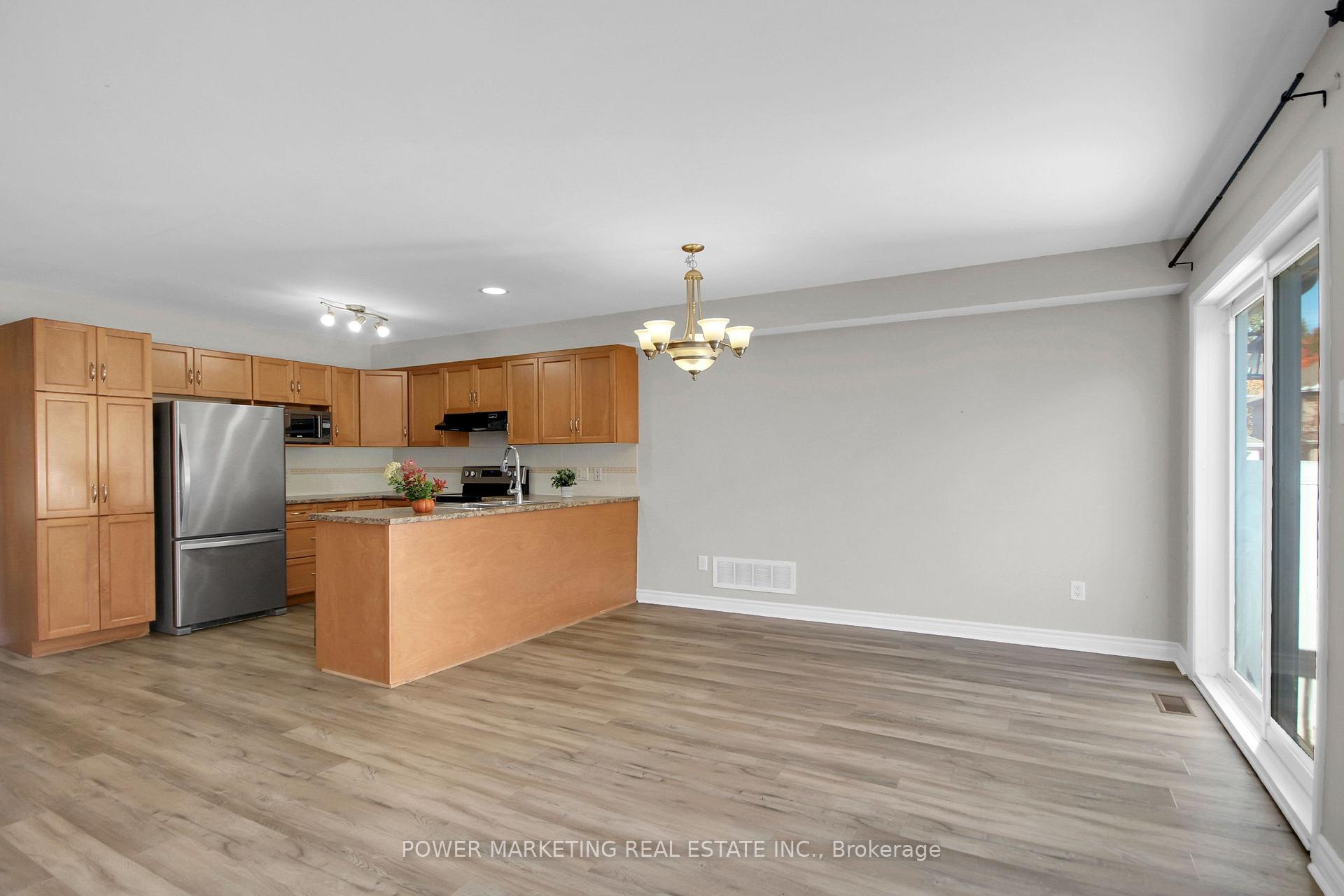 Photo 13 of 207 Hidden Meadow Avenue, Ottawa, Blossom Park/Kemp Park/Findlay Creek — HOMEH
