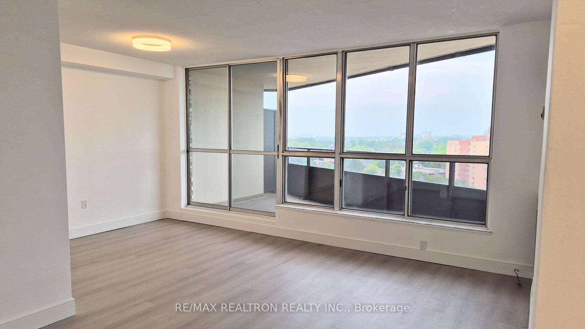 Photo 4 of Unit 1002, 21 Vaughan Road, Toronto, Wychwood — HOMEH