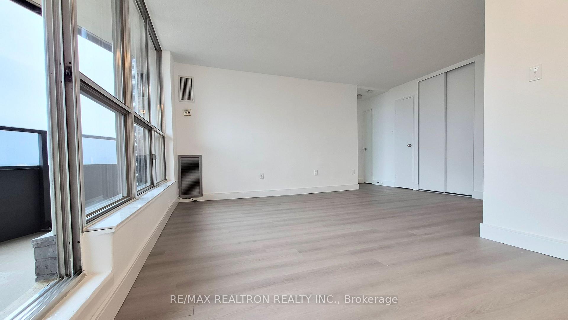 Photo 8 of Unit 1002, 21 Vaughan Road, Toronto, Wychwood — HOMEH