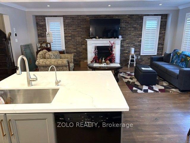 Photo 6 of 42 Willoughby Way, New Tecumseth, Alliston — HOMEH