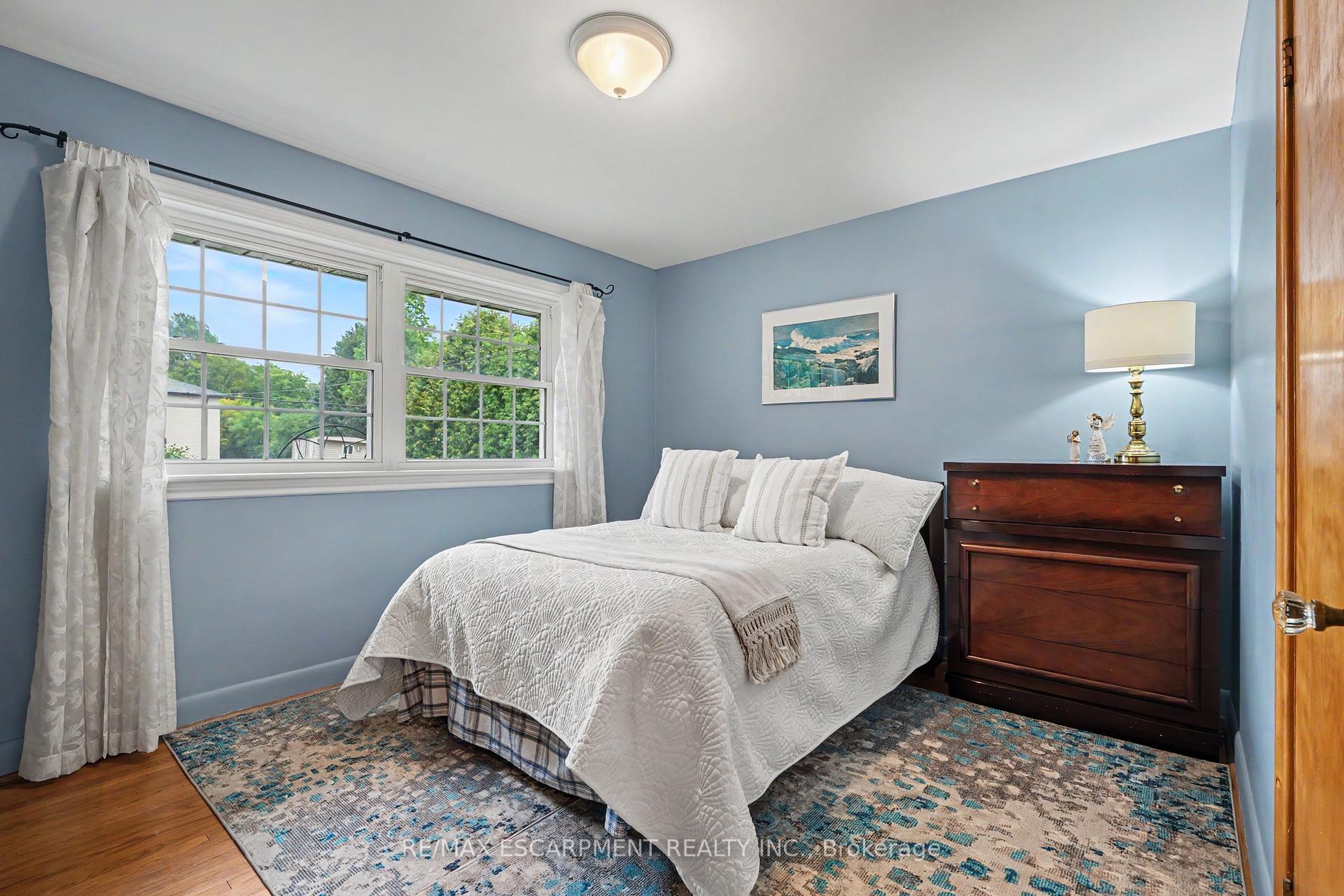 Photo 19 of 11 Miller Drive, Hamilton, Ancaster — HOMEH