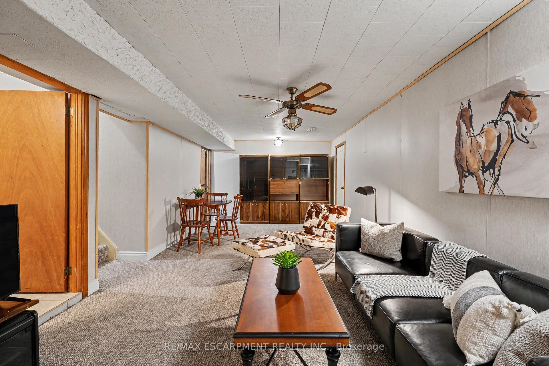 Photo 29 of 11 Miller Drive, Hamilton, Ancaster — HOMEH