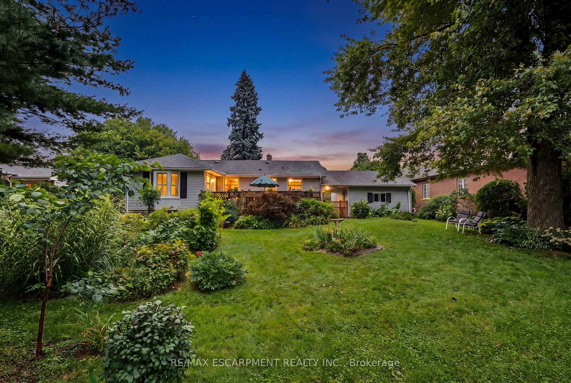 Photo 38 of 11 Miller Drive, Hamilton, Ancaster — HOMEH