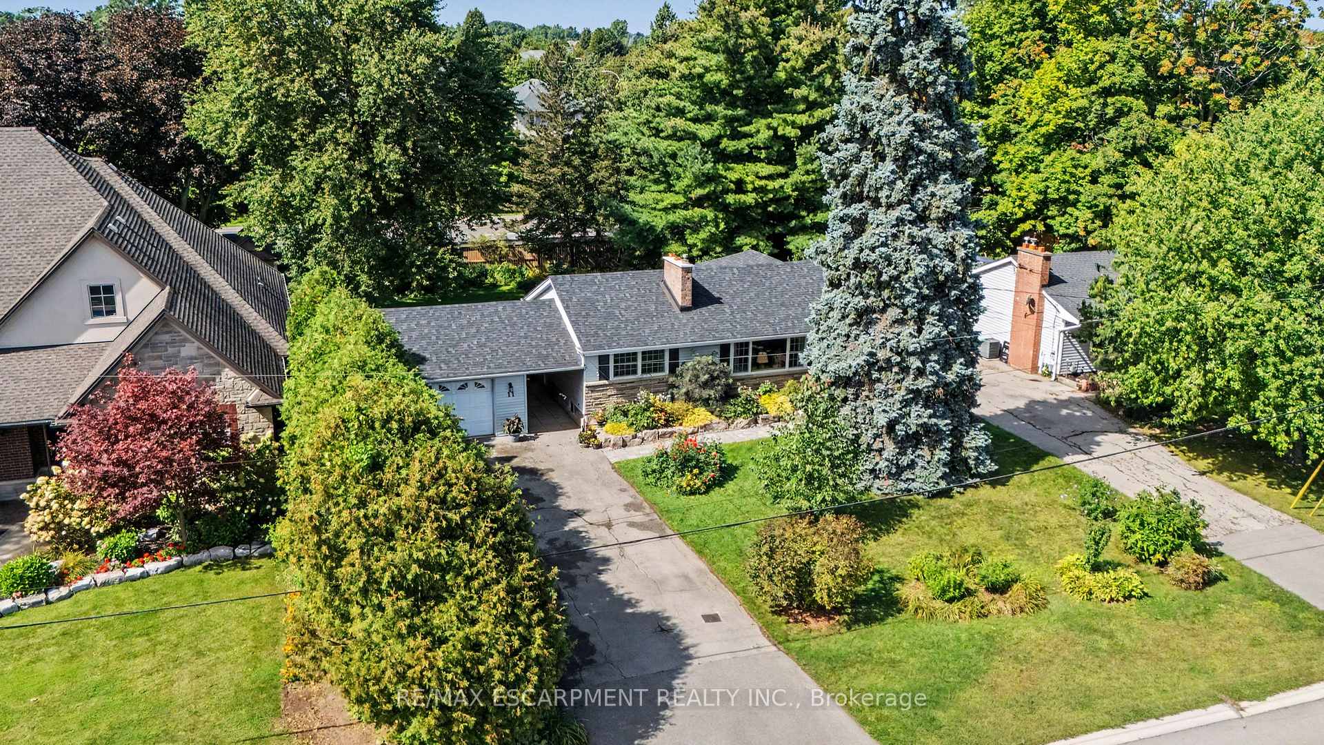 Photo 39 of 11 Miller Drive, Hamilton, Ancaster — HOMEH