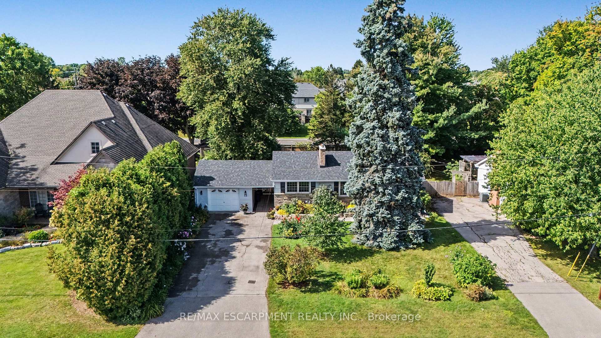 Photo 40 of 11 Miller Drive, Hamilton, Ancaster — HOMEH