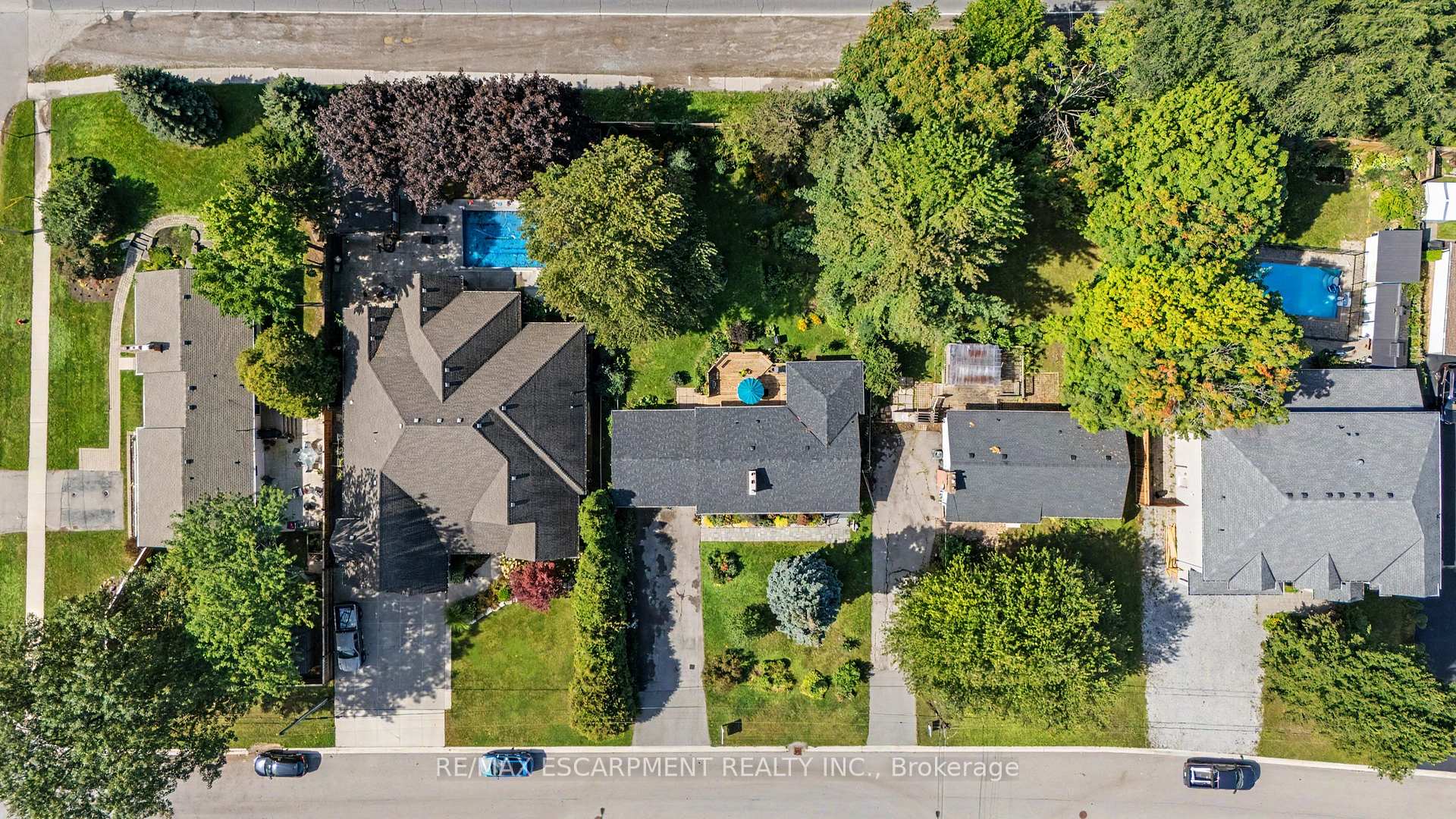 Photo 42 of 11 Miller Drive, Hamilton, Ancaster — HOMEH