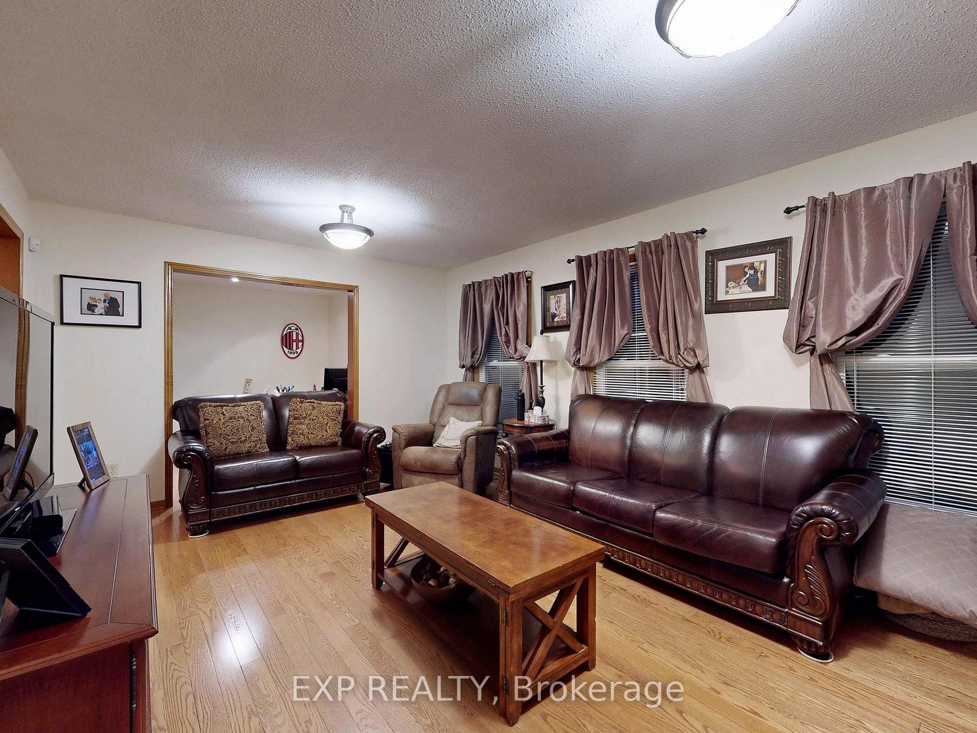 Photo 10 of 41 Bobcat Street, Brampton, Sandringham-Wellington — HOMEH