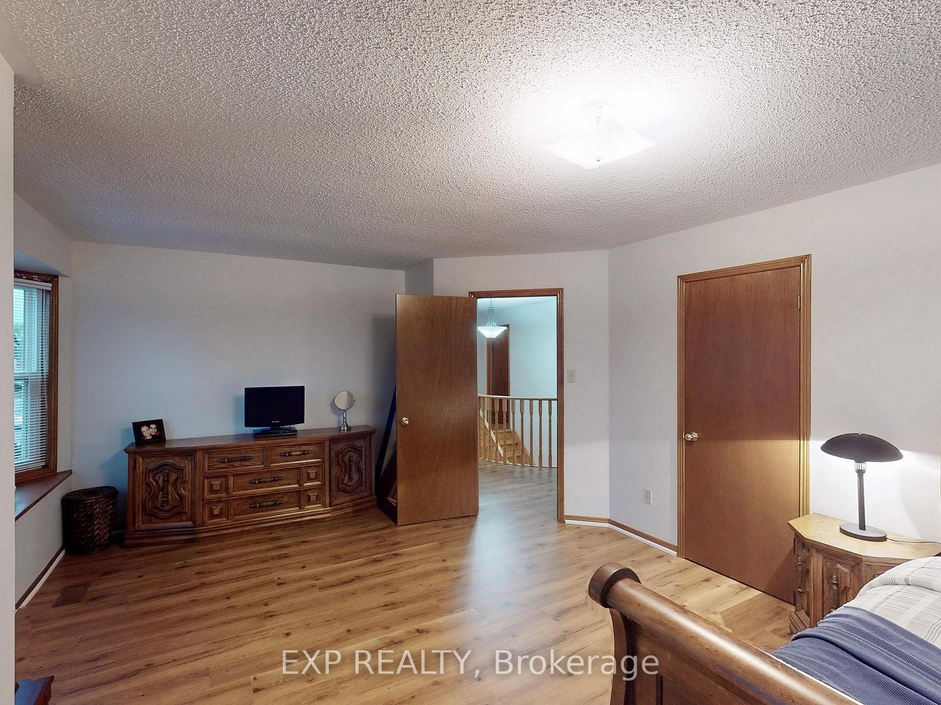 Photo 31 of 41 Bobcat Street, Brampton, Sandringham-Wellington — HOMEH