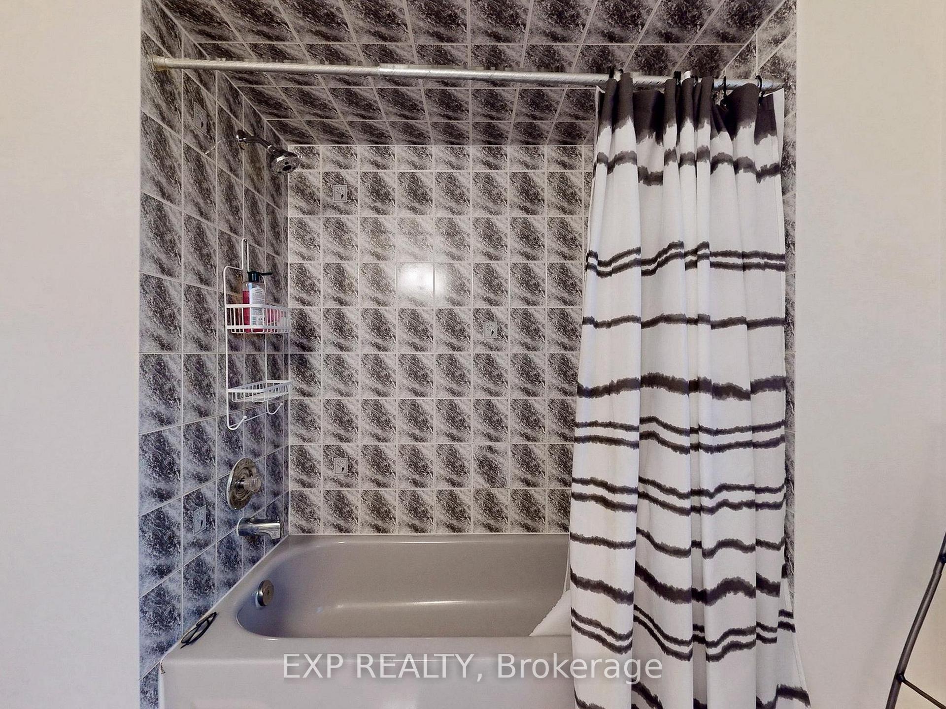 Photo 39 of 41 Bobcat Street, Brampton, Sandringham-Wellington — HOMEH