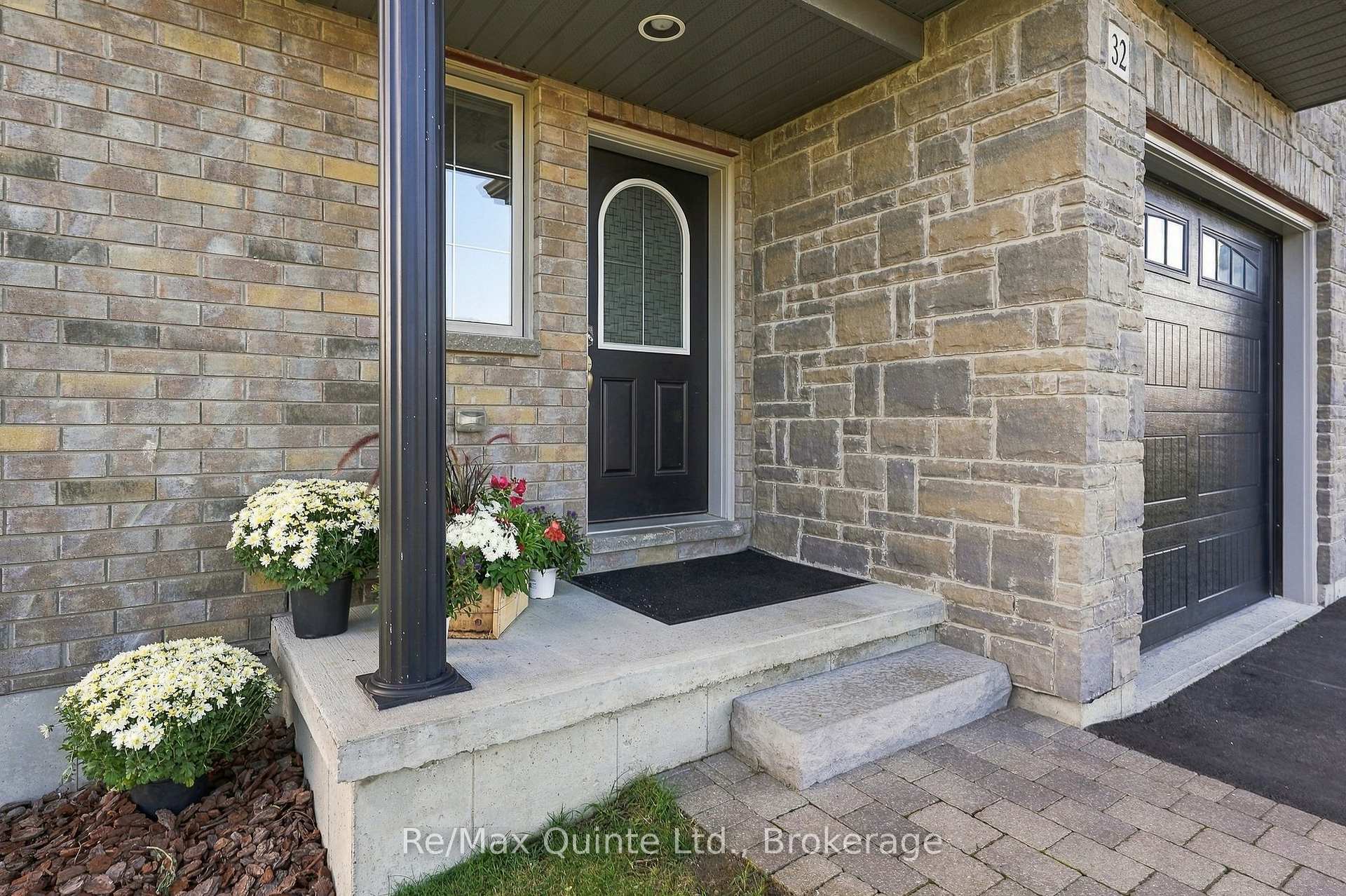 Photo 5 of 32 Cortland Crescent, Quinte West, Murray Ward — HOMEH