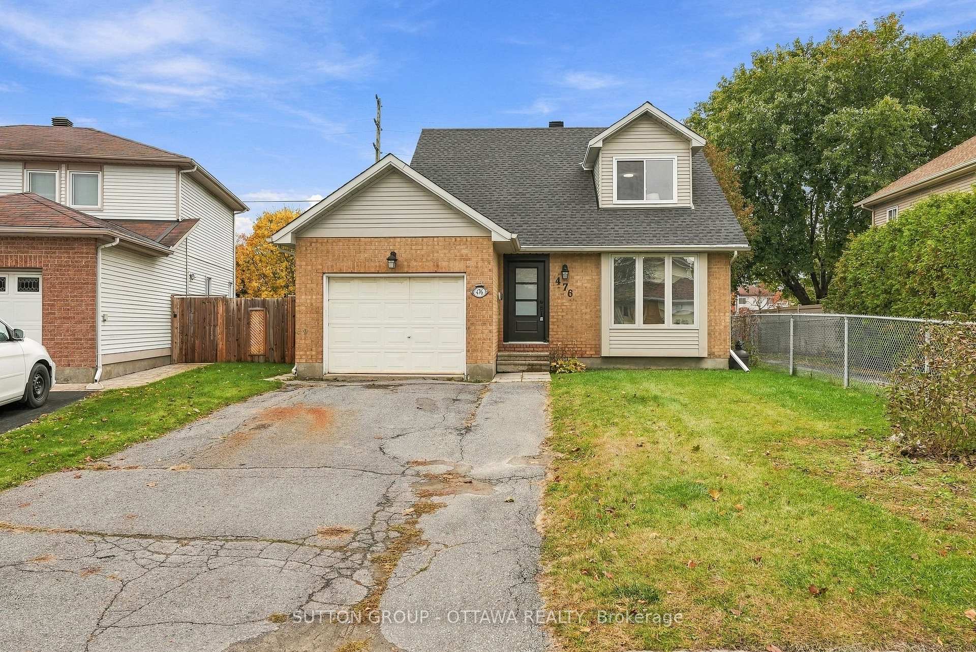 Photo of 476 Rougemount Crescent
