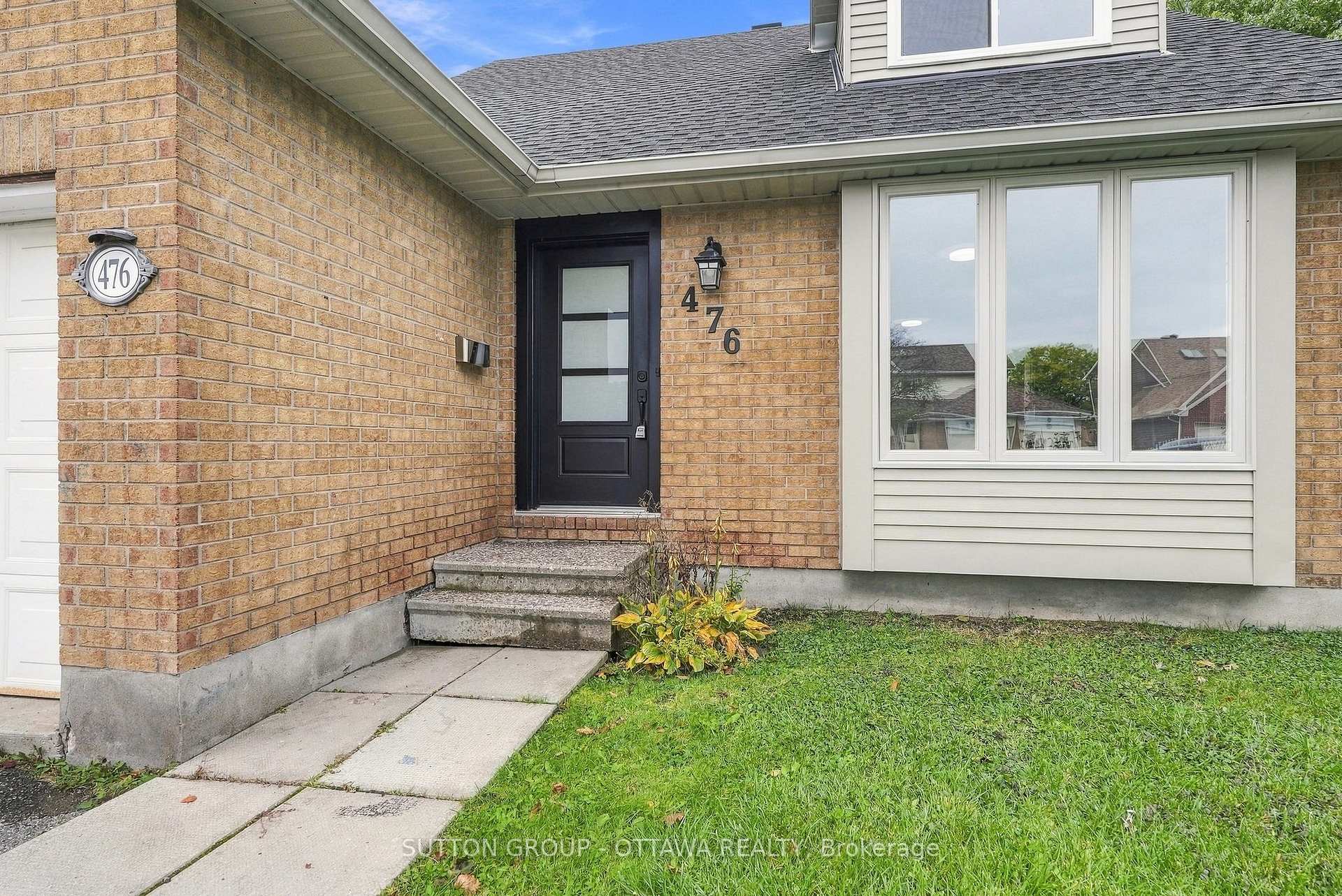 Photo 2 of 476 Rougemount Crescent, Ottawa, Fallingbrook/Gardenway South — HOMEH