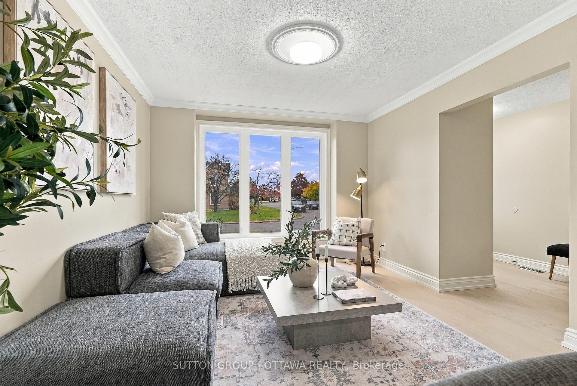 Photo 8 of 476 Rougemount Crescent, Ottawa, Fallingbrook/Gardenway South — HOMEH